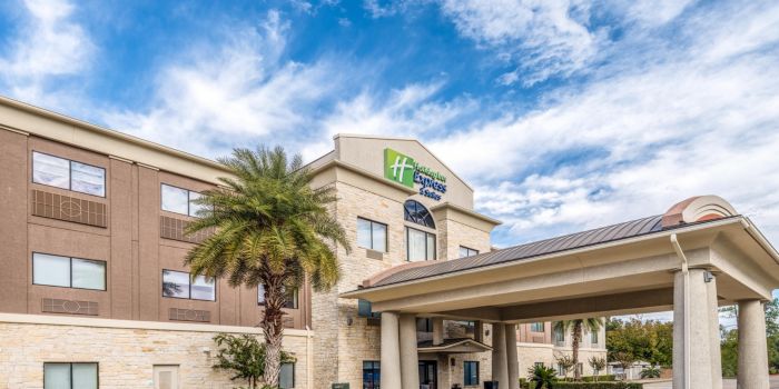 Holiday Inn Express & Suites Beaumont Nw Parkdale Mall