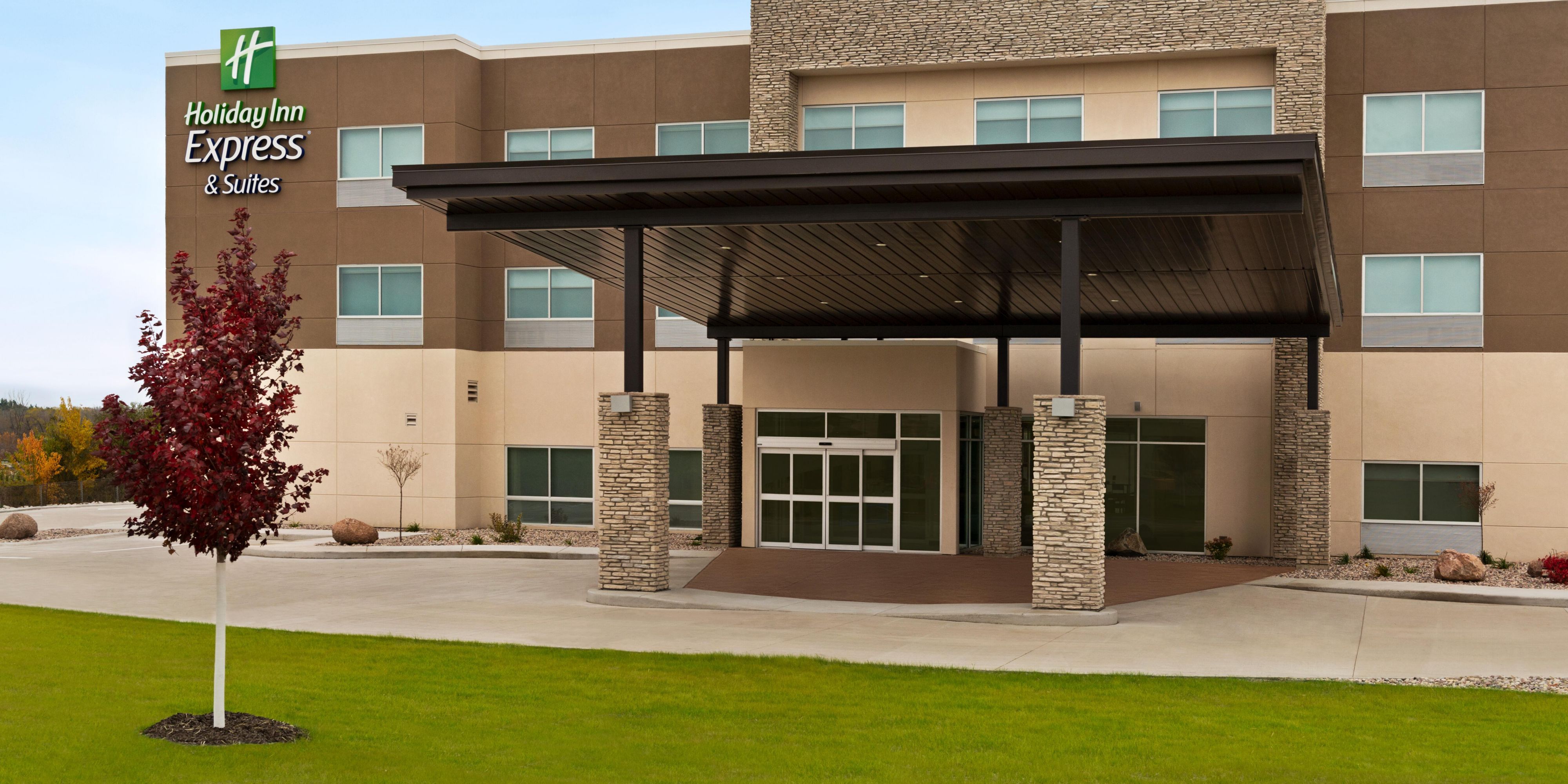 Beaver Dam Hotel near Fond Du Lac, WI | Holiday Inn Express & Suites