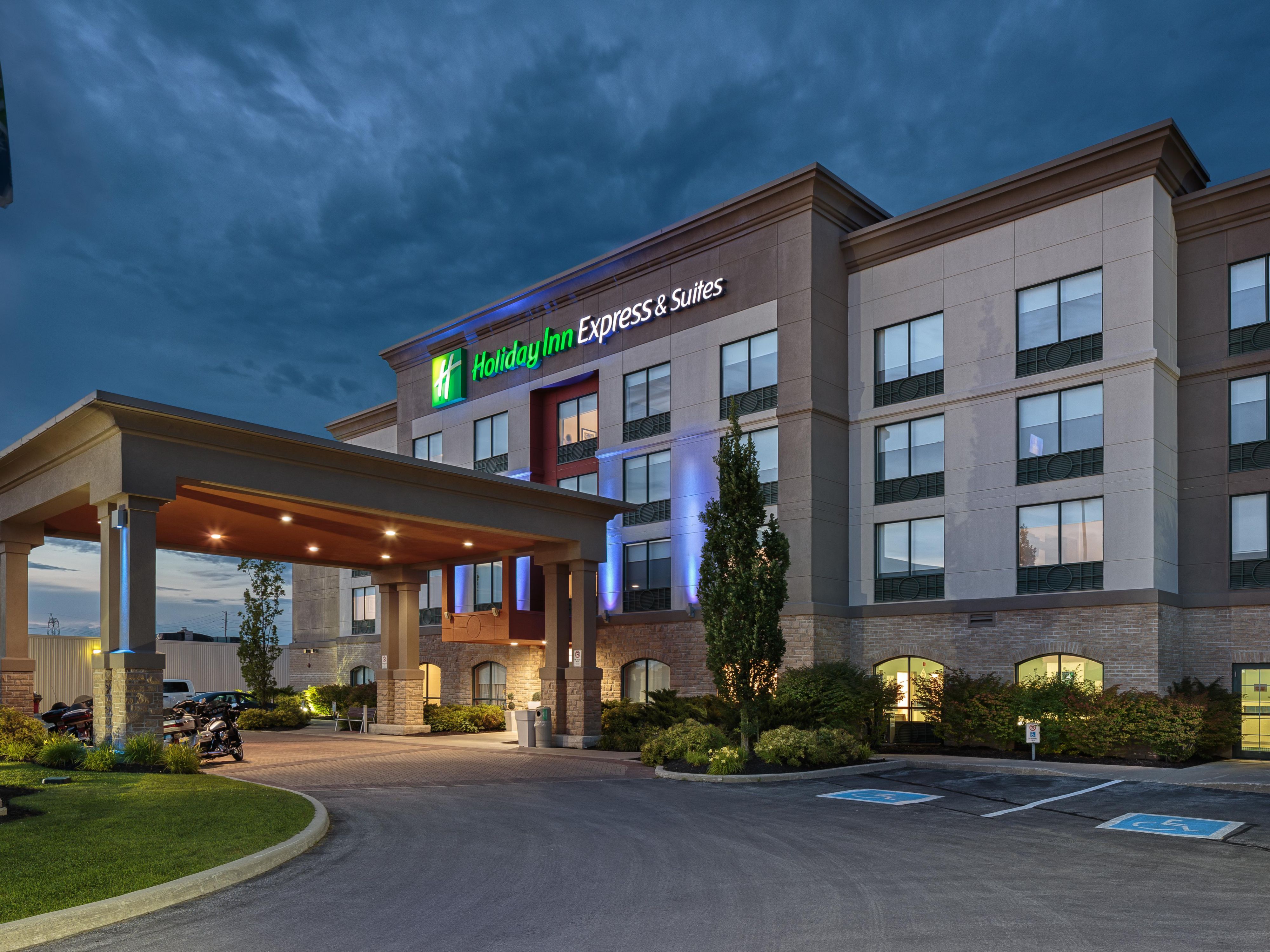 Holiday Inn Express & Suites Belleville Hotel by IHG