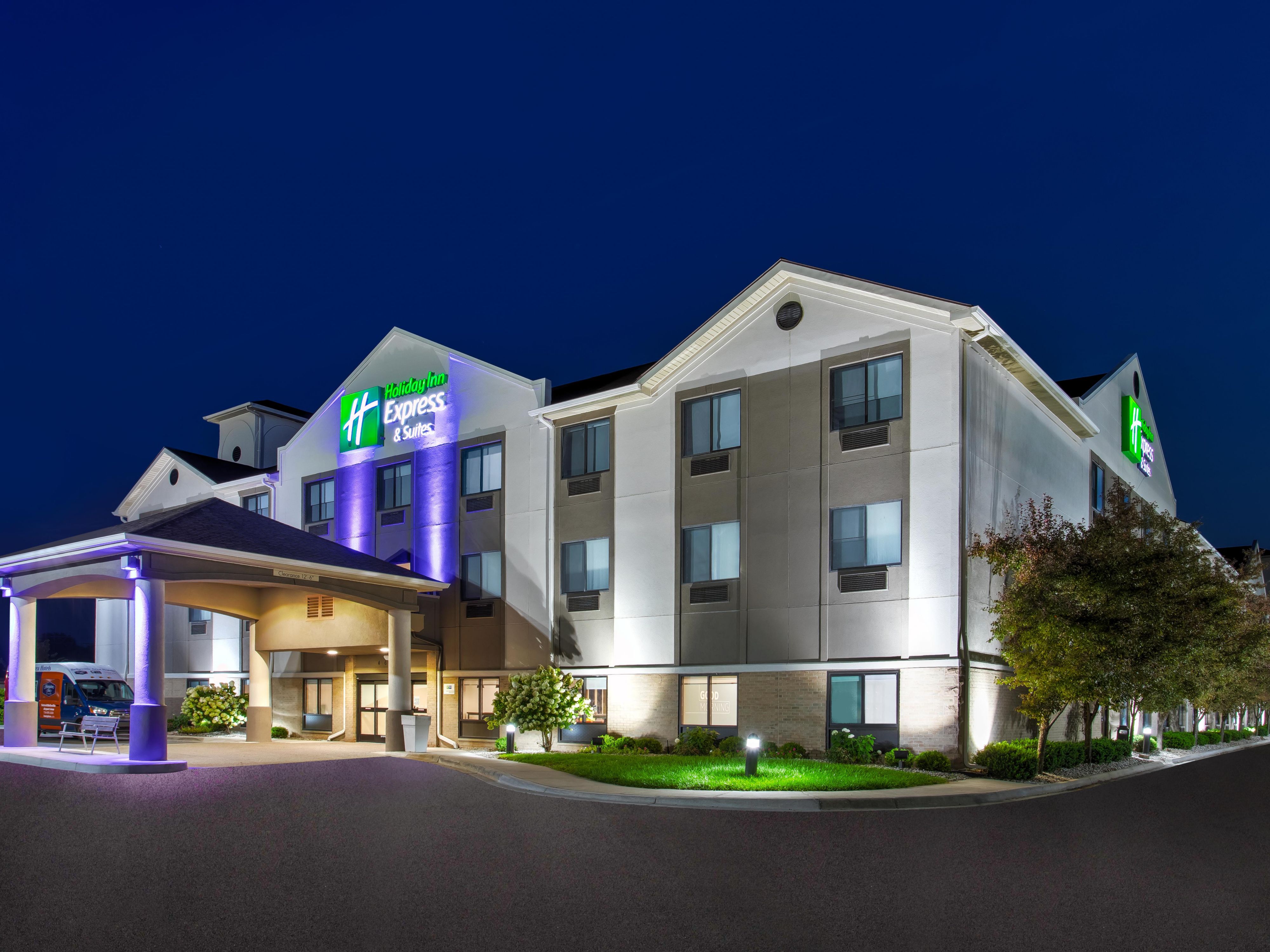 Welcome to the Holiday Inn Express & Suites Belleville!