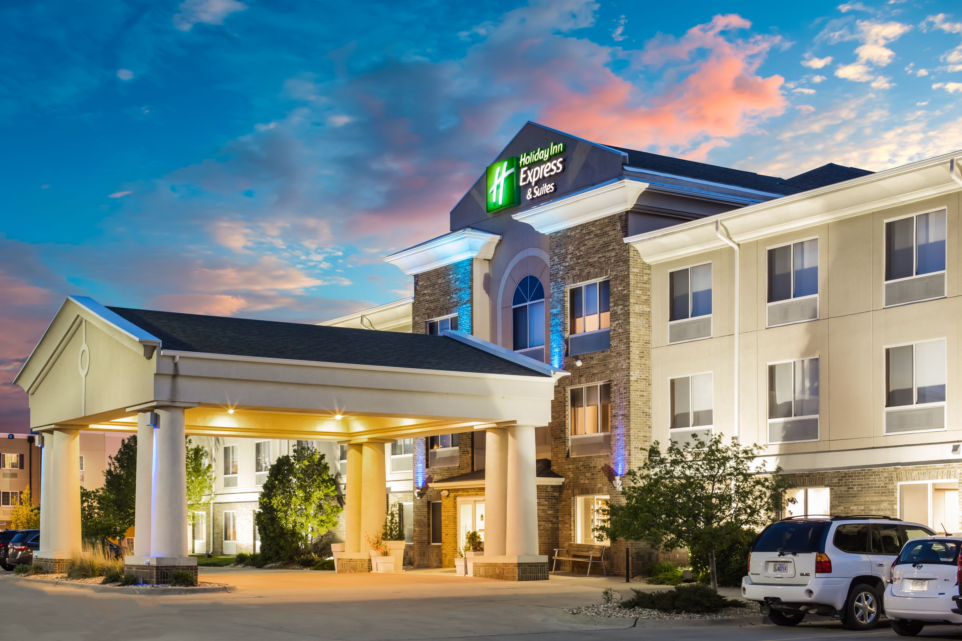 Holiday Inn Express & Suites Bellevue (Omaha