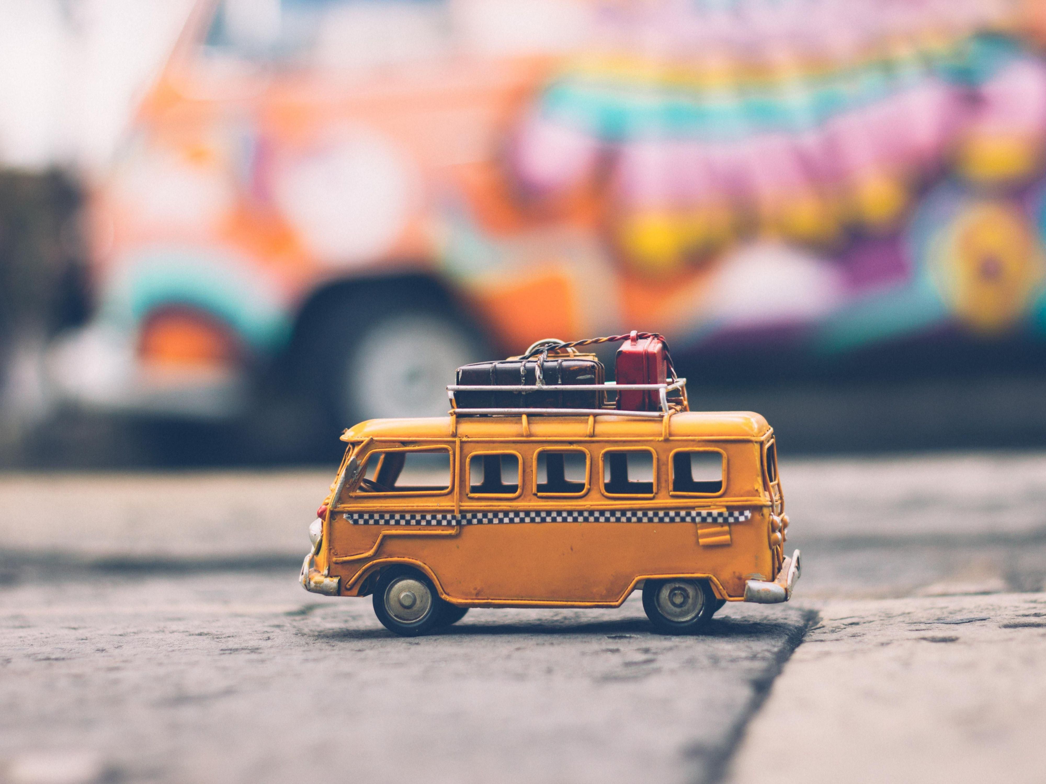 For $2 per ride, you can take the shuttle from the front door of our hotel to several Cincinnati favorite attractions including Paycor Stadium (Bengals), Great American Ball Park (Reds), Newport Levee, Cincinnati Convention Center and Downtown Freedom Center.  Bring cash or use the Ap.