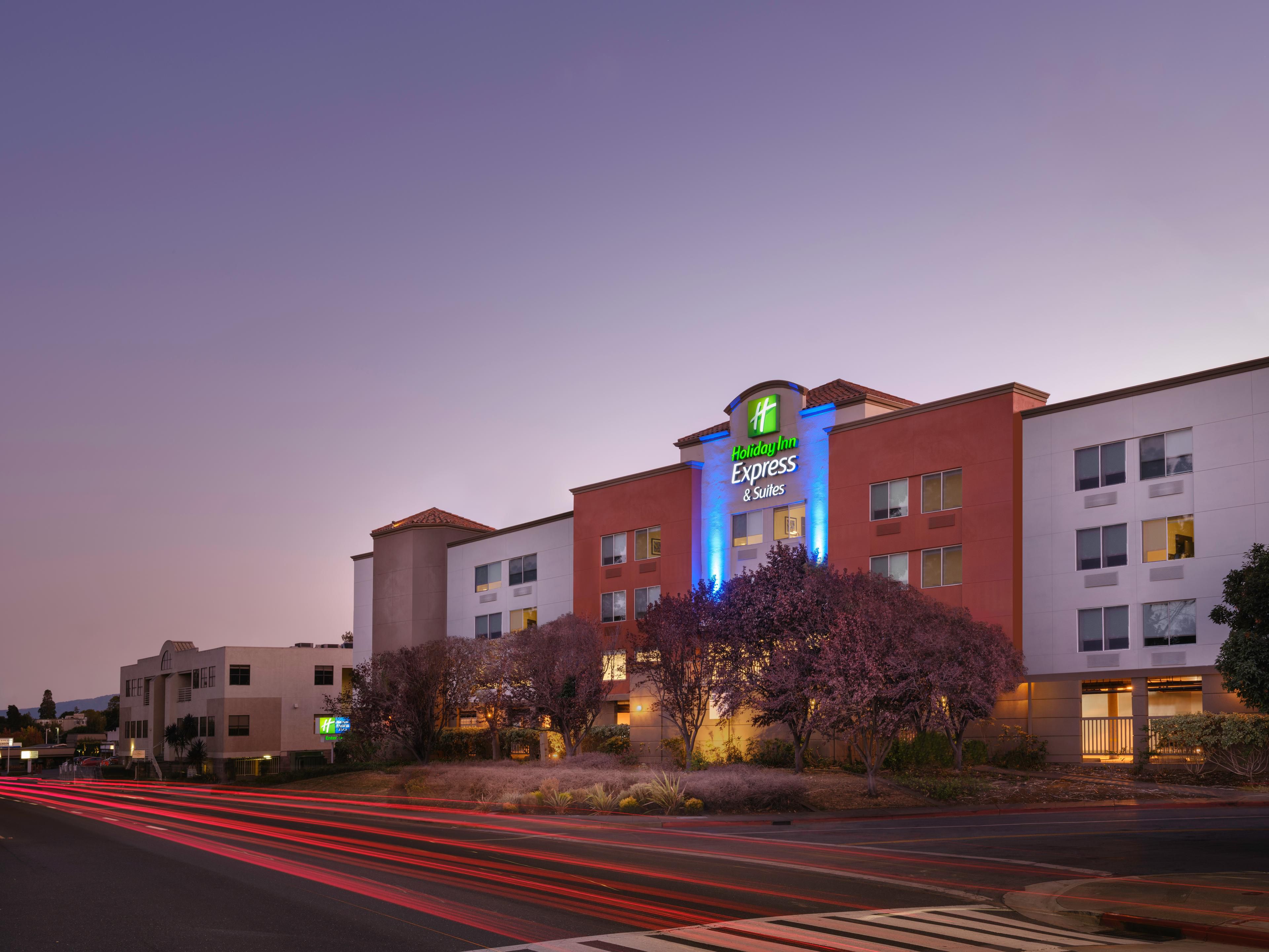 Enjoy reliable high-speed Wi-Fi and convenient on-site parking for just $10 per night. Located near Highway 101 and minutes from SFO, Holiday Inn Express Belmont keeps you connected and mobile while exploring San Mateo County, Silicon Valley, and the San Francisco Peninsula.