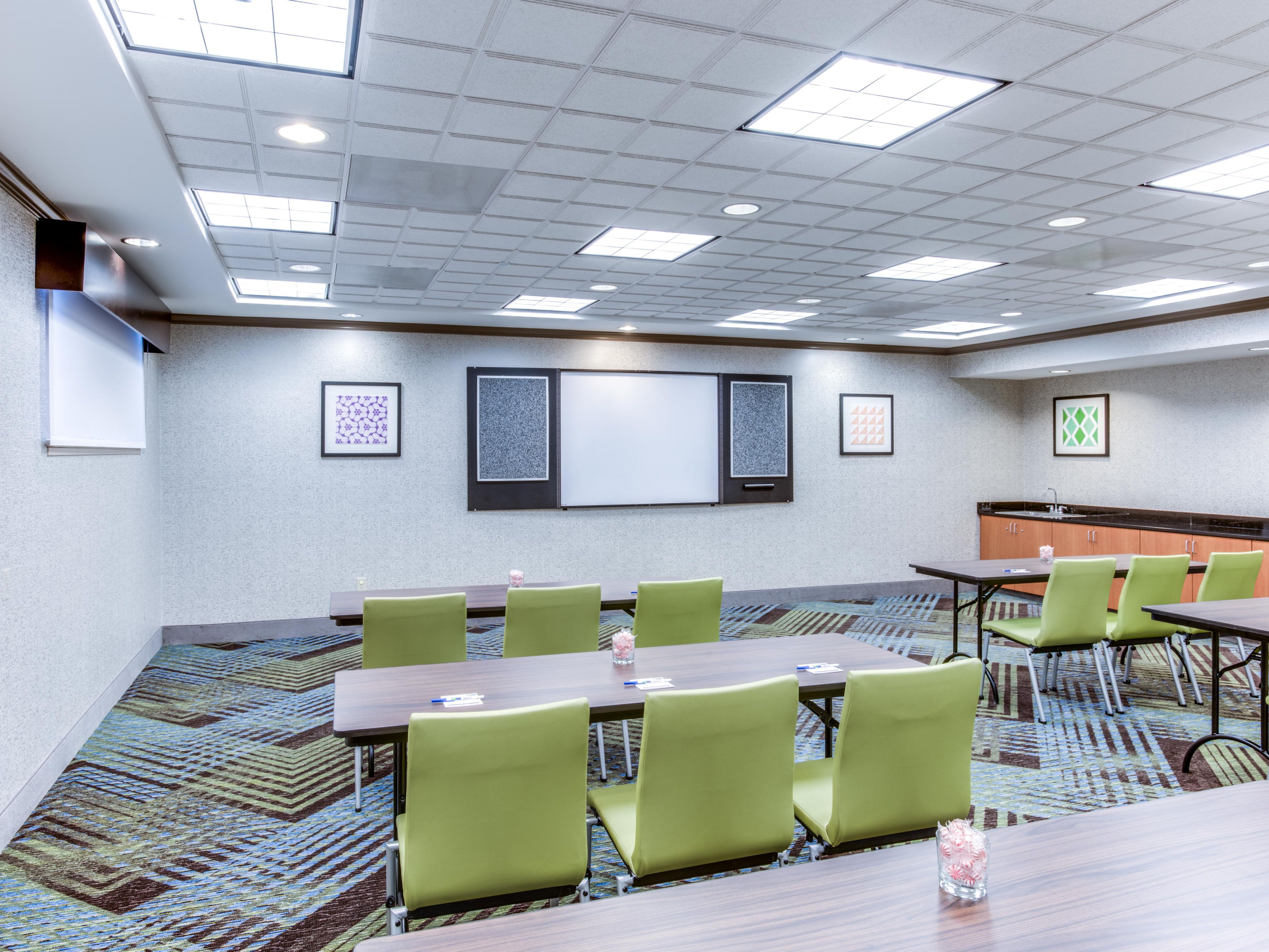 Our Lehigh Meeting Room (750 sq ft) can be set many ways, including Banquet, Conference, Classroom, U-Shape, Theater, and more. 