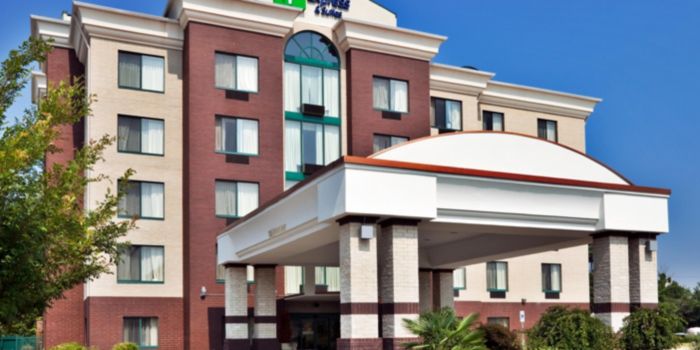 Holiday Inn Express & Suites Birmingham - Inverness 280