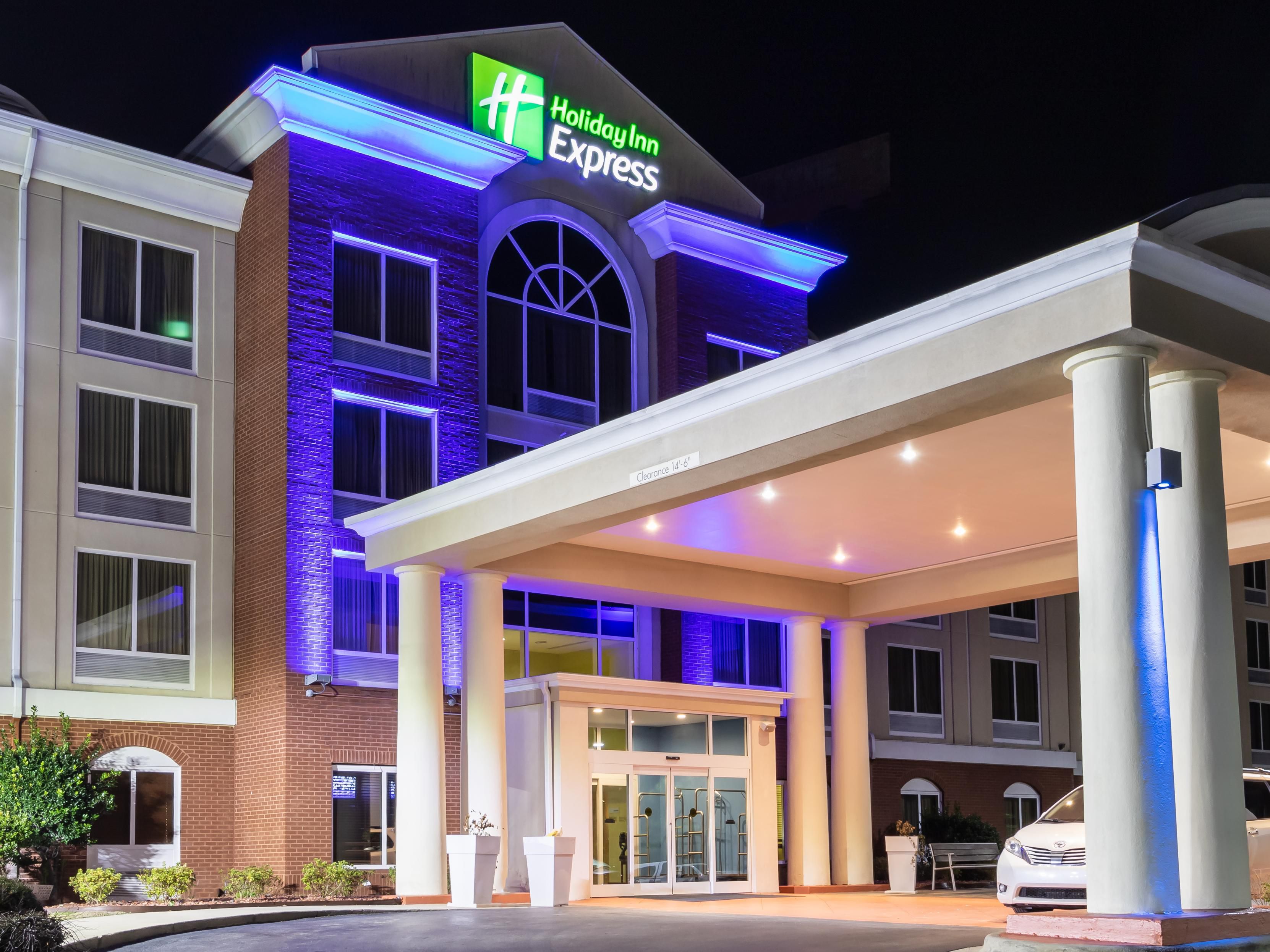 Budget Hotels In Moody Al Holiday Inn Express Moody Price From Usd 128 24