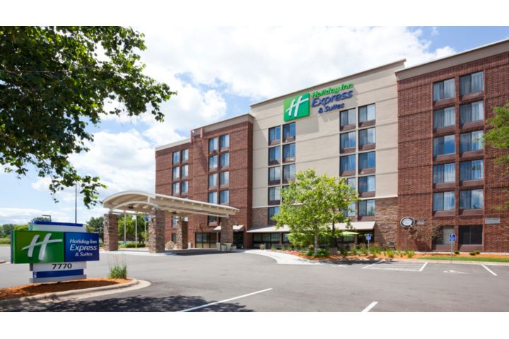 Holiday Inn Express & Suites Bloomington - MP