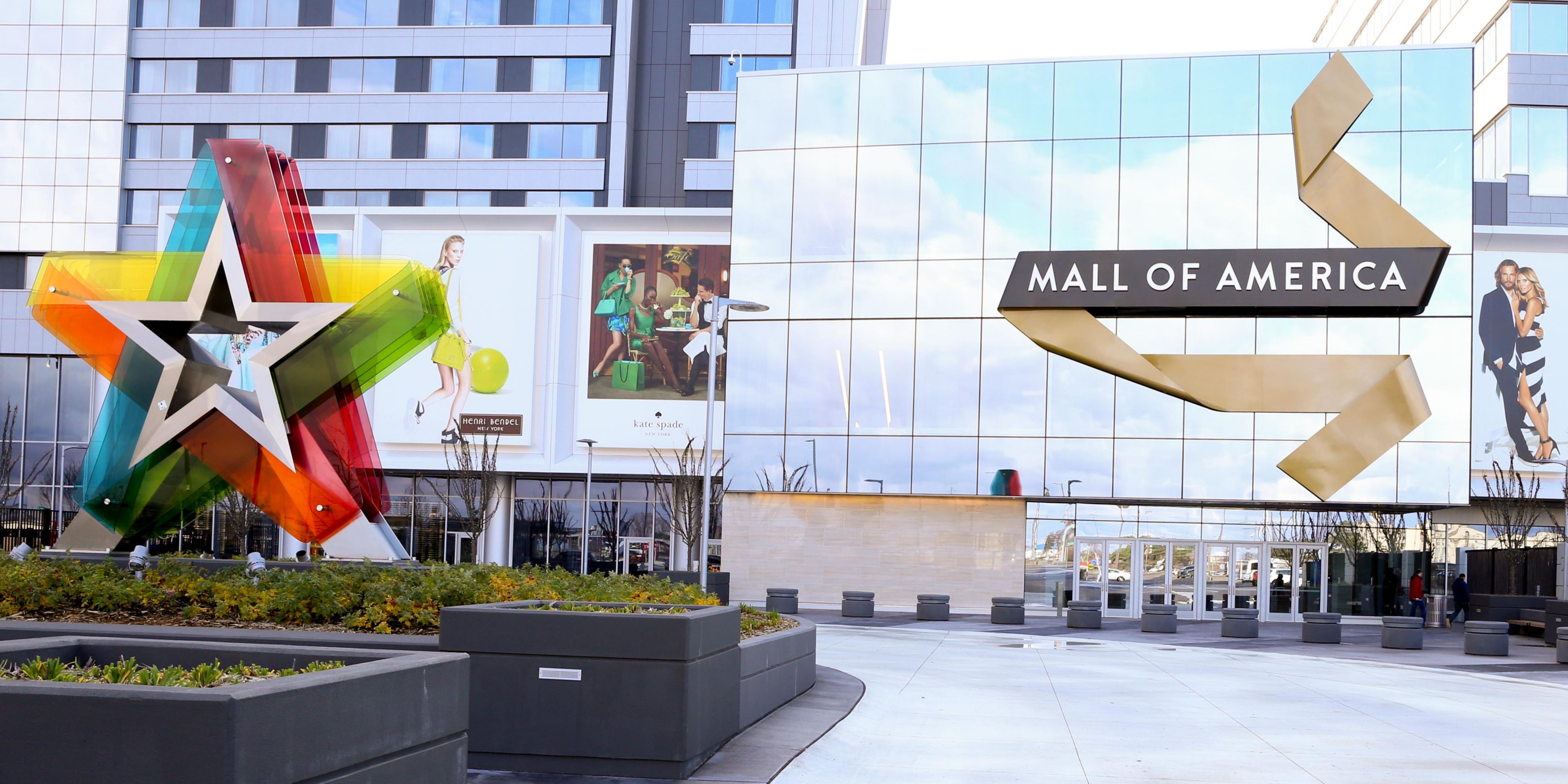 Mall of America revolutionized the shopping experience and has millions of visitors each year!  It also includes Nickelodeon Universe, the largest indoor theme park in the United States, in the center of the mall.  Hungry, Level Three has two food courts and Level Four is full of other dining options.  Plan to spend the entire day!