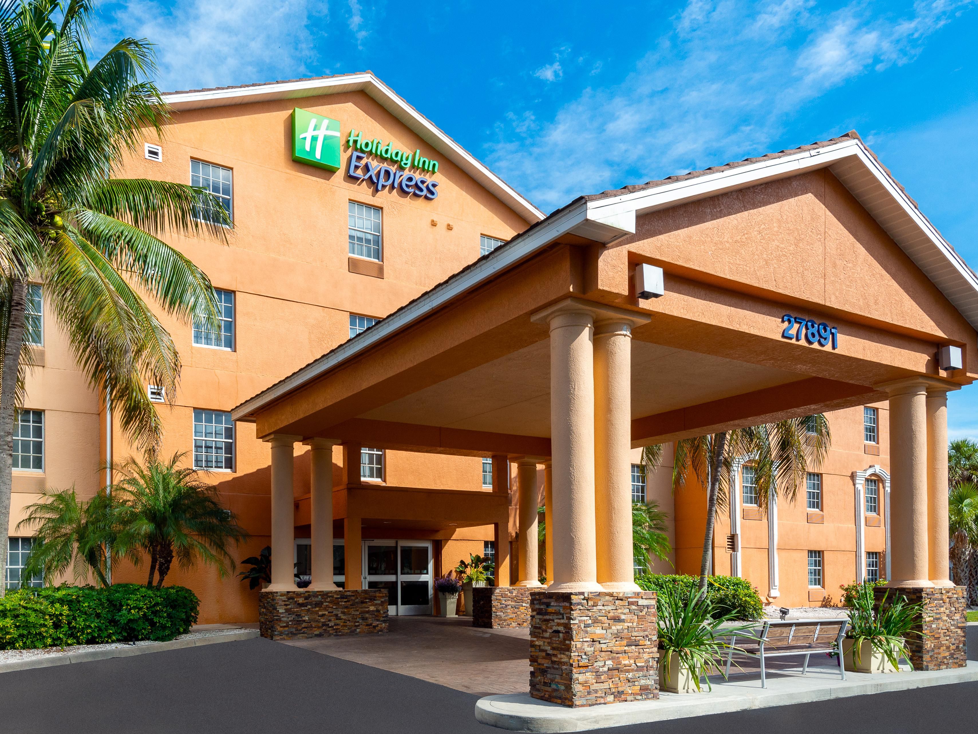 Hotels near Port of Palm Beach, FL  Holiday Inn Express West Palm Beach  Metrocentre