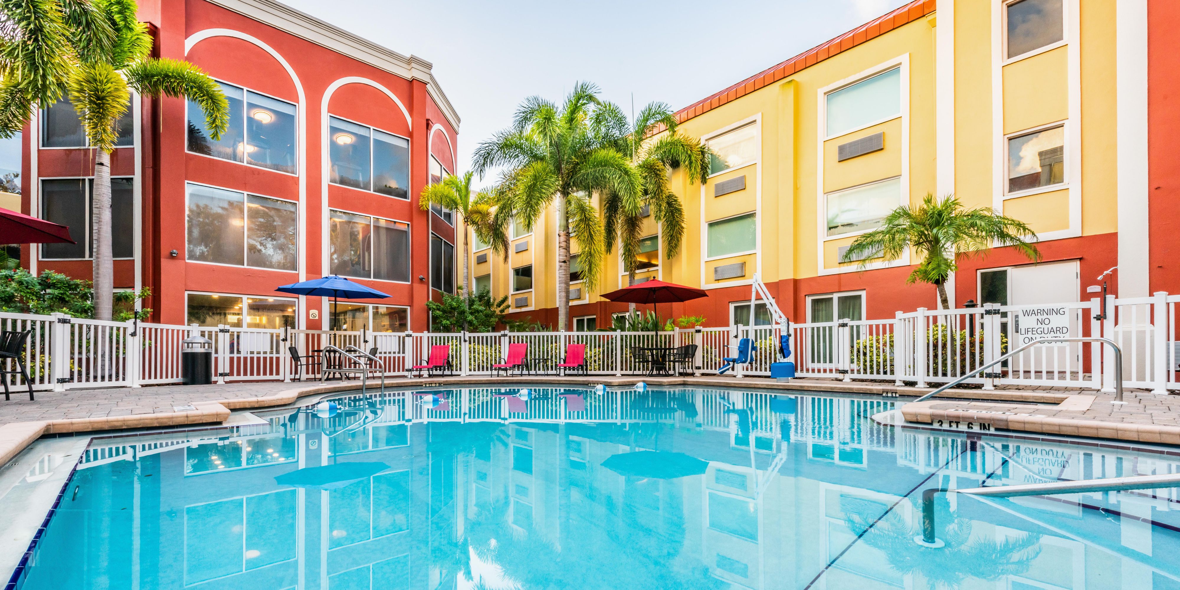 Holiday Inn Express & Suites Bradenton West