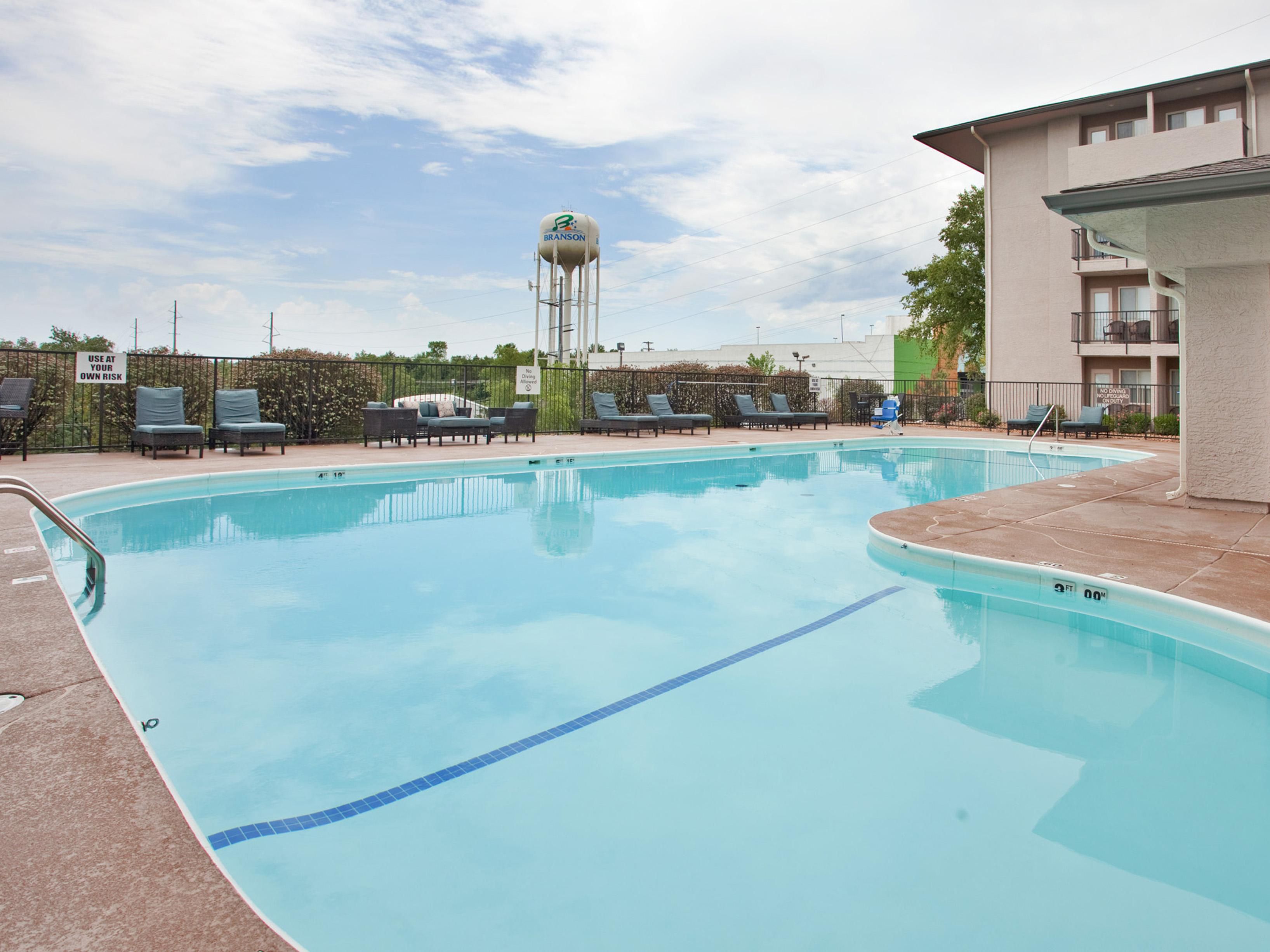 Outdoor (seasonal) Swimming Pool