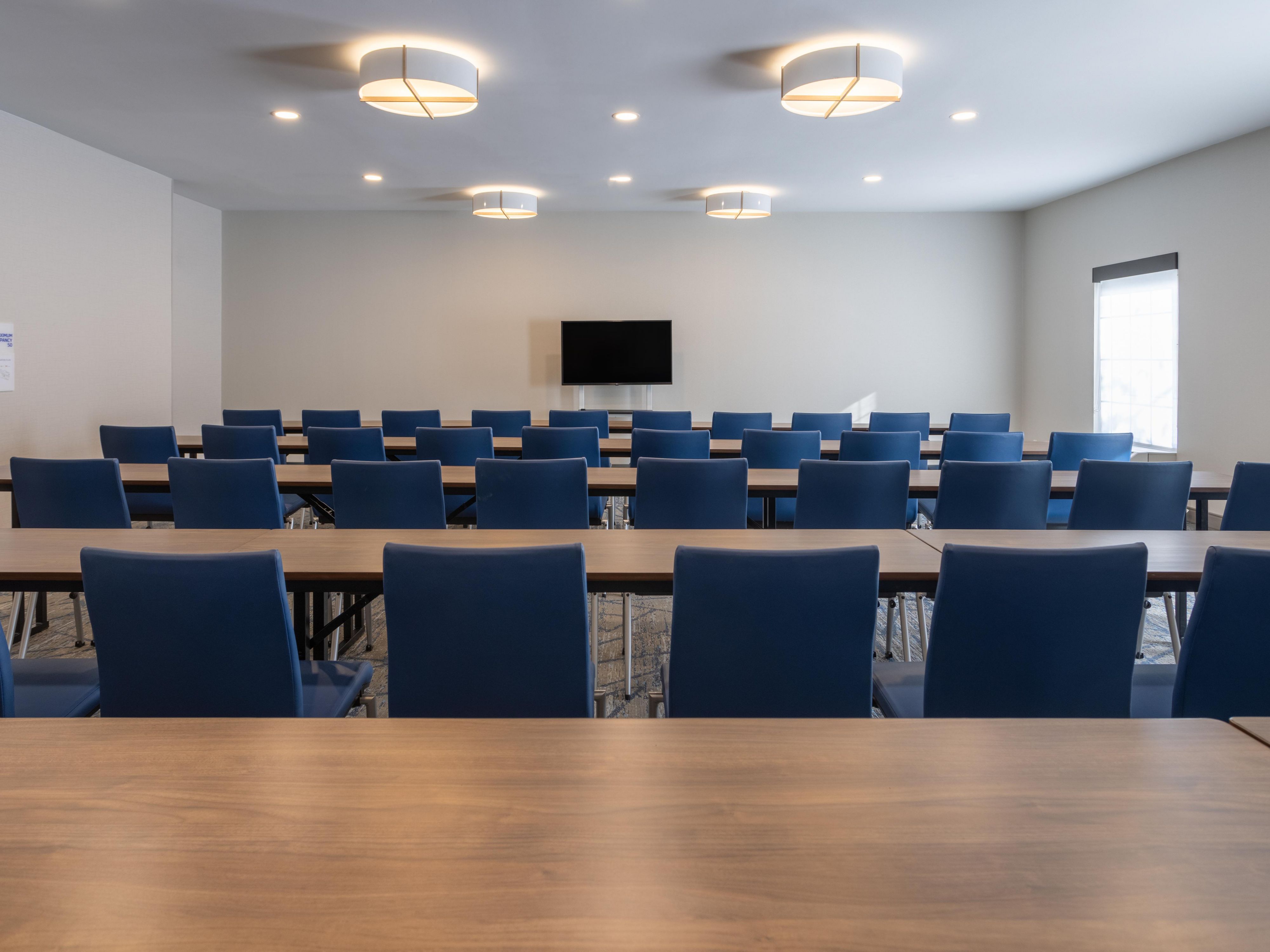 Looking for a space to hold your family reunion, business meeting, or small event? We offer flexible meeting space for up to 50 people. Contact our team at 802-257-2400 or click learn more to send our team an email. 
