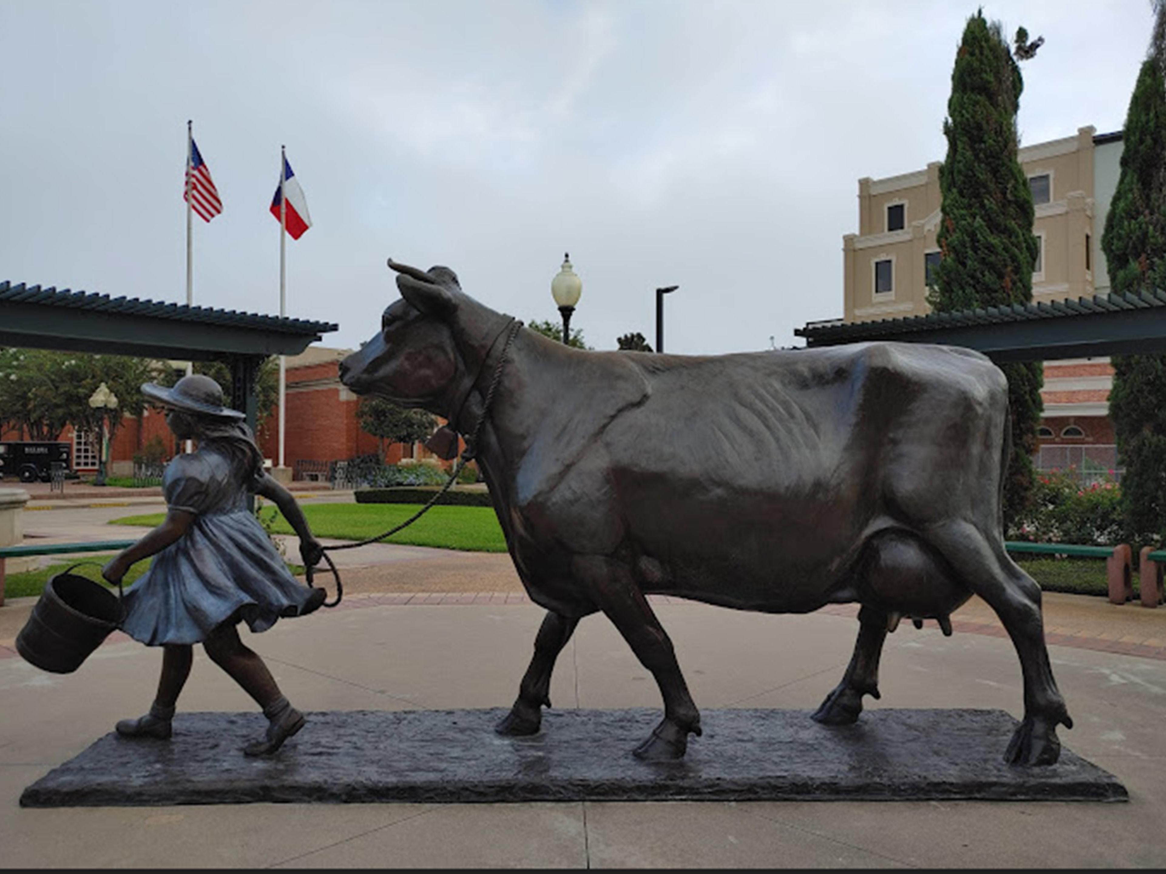 You'll love our Prime Location on Hwy 290, minutes from Blue Bell Creamery and Downtown Brenham! Our central spot offers easy access to a variety of local restaurants, wineries, and major attractions like Washington on the Brazos and Lake Somerville, making your visit to Brenham convenient and fun.