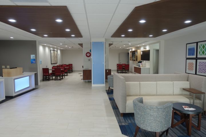Holiday Inn Express & Suites Brentwood