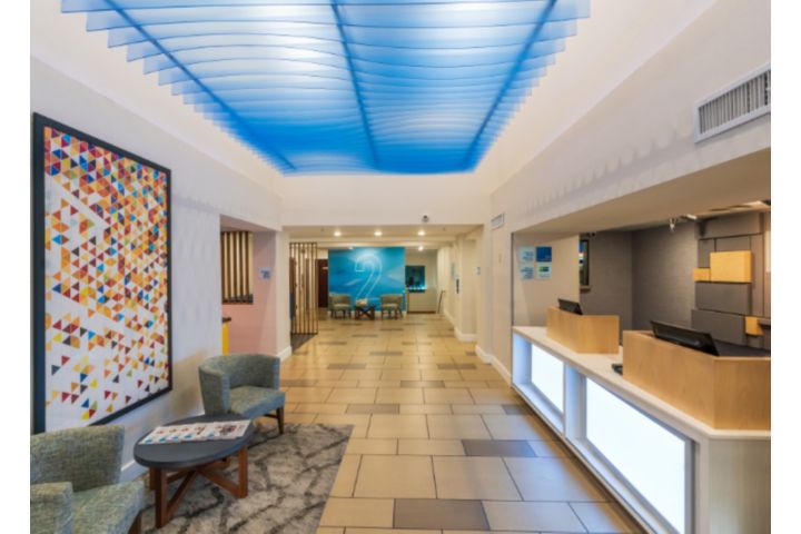 Holiday Inn Express & Suites Brentwood North