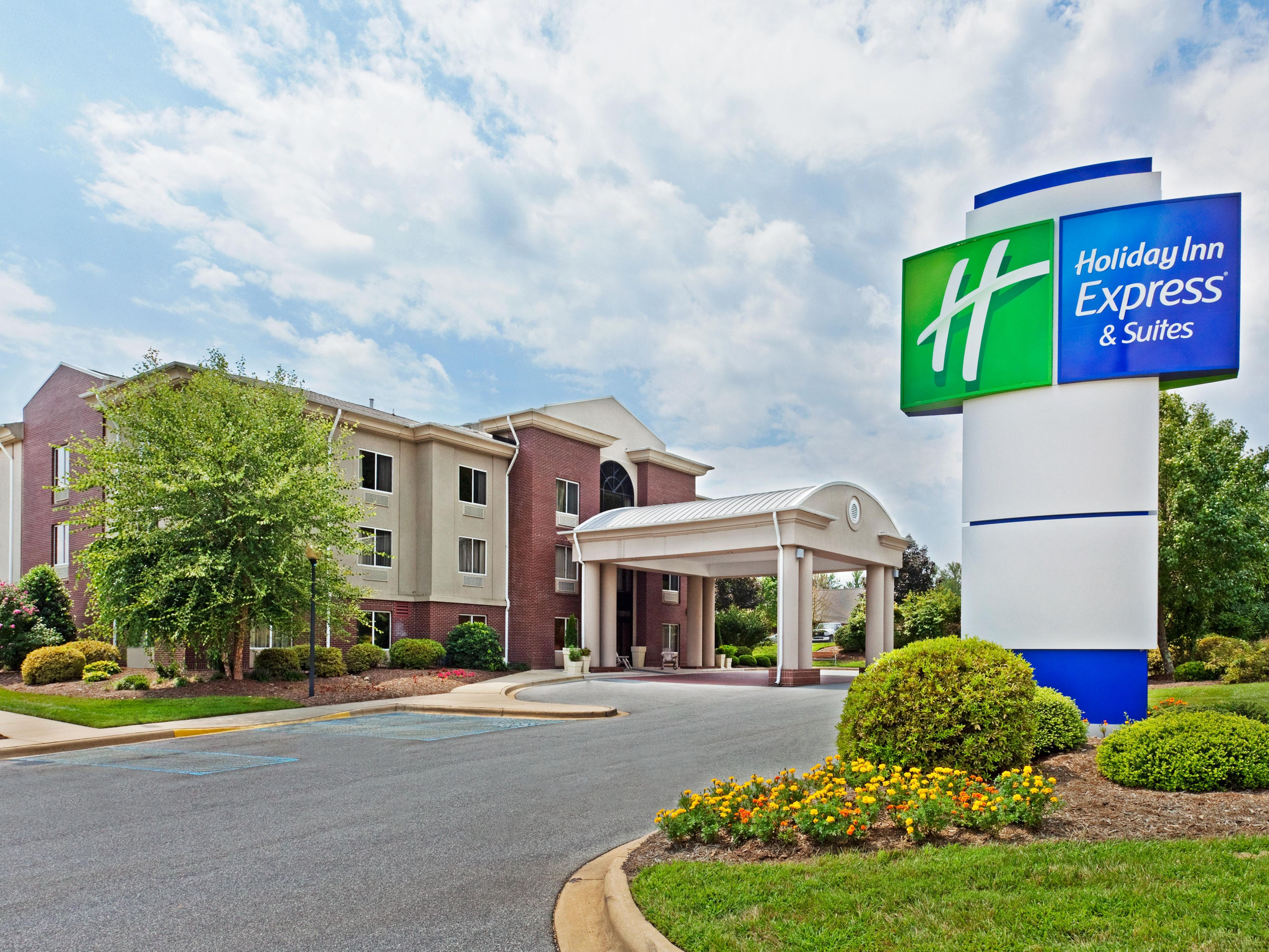 Brevard, NC Hotels | Holiday Inn Express & Suites Brevard