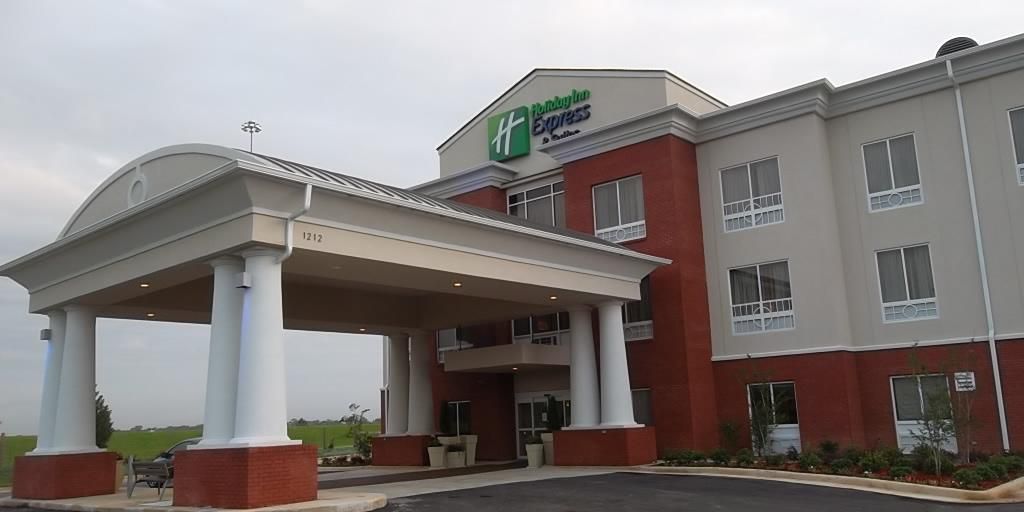 Holiday Inn Express & Suites Brookhaven