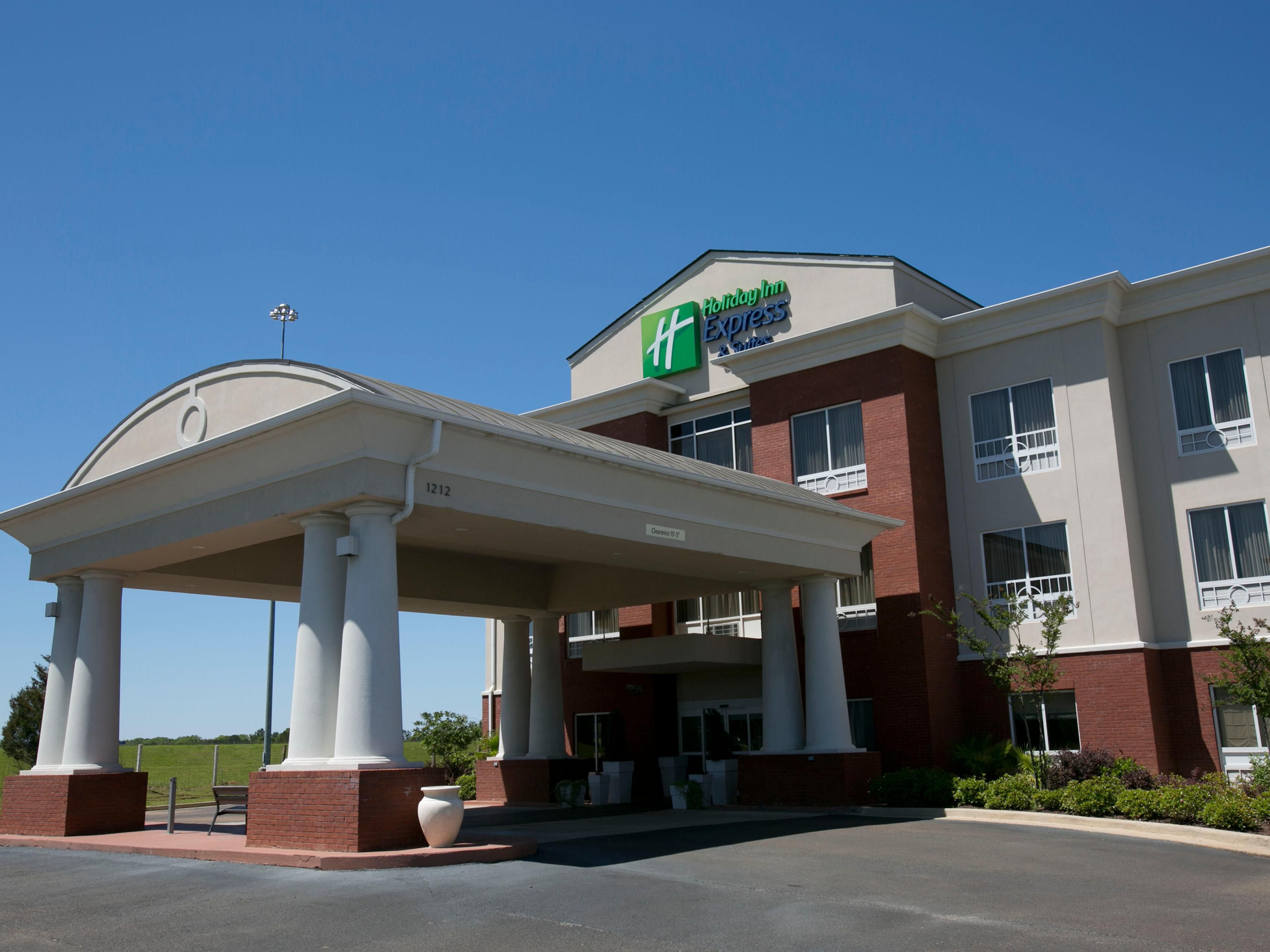 HOLIDAY INN EXPRESS & SUITES BROOKHAVEN, AN IHG HOTEL - Updated