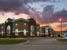 Holiday Inn Express & Suites Brookings