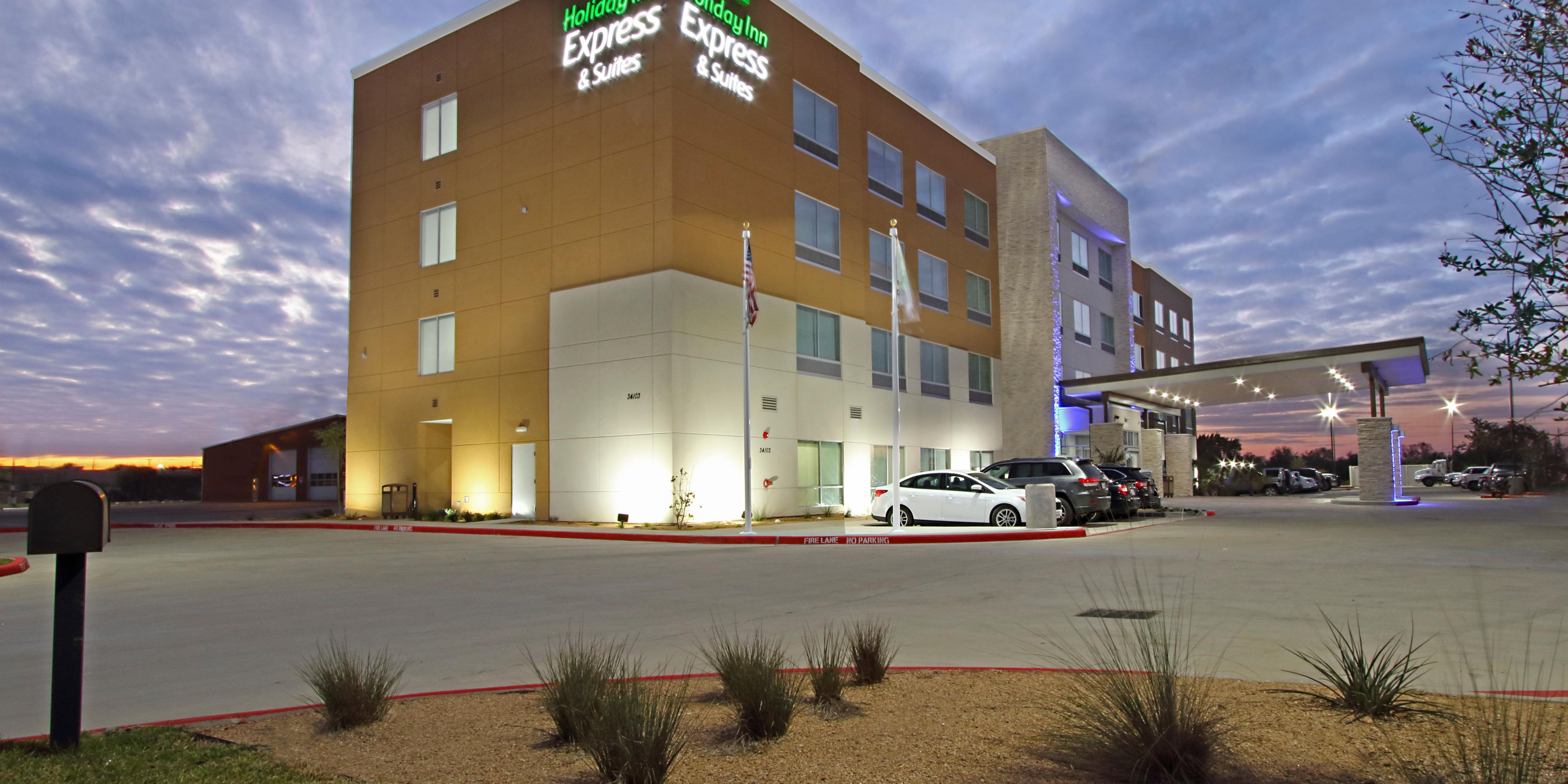Holiday Inn Express & Suites Brookshire Katy Freeway