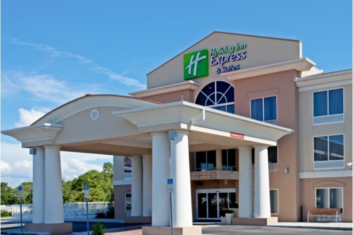 Holiday Inn Express & Suites Brooksville West