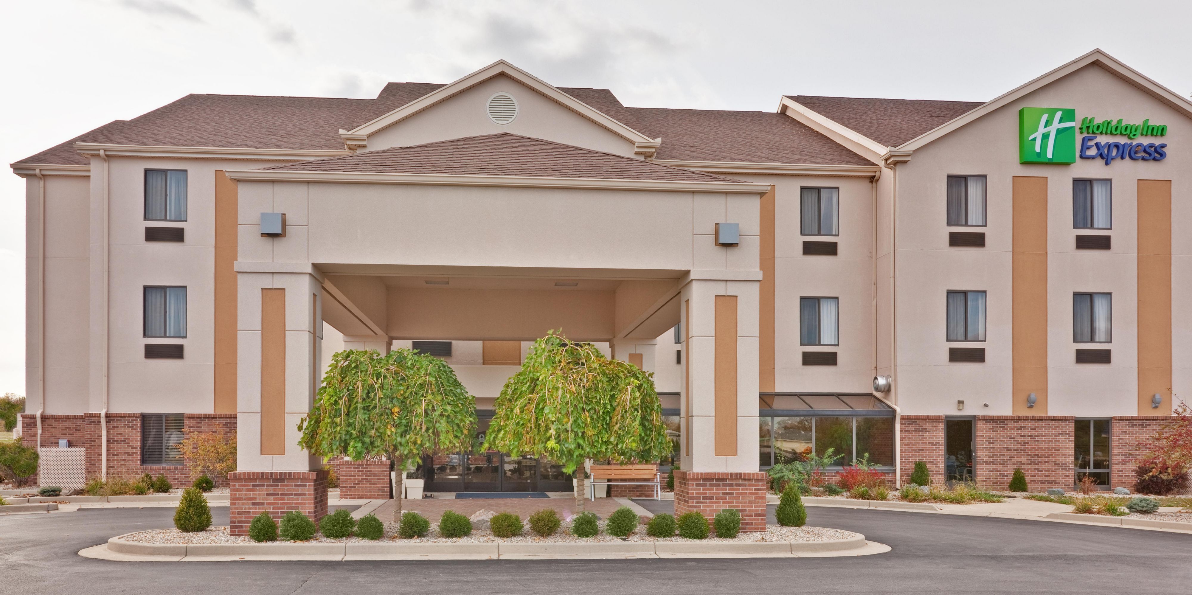 Holiday Inn Express & Suites Dayton West - Brookville