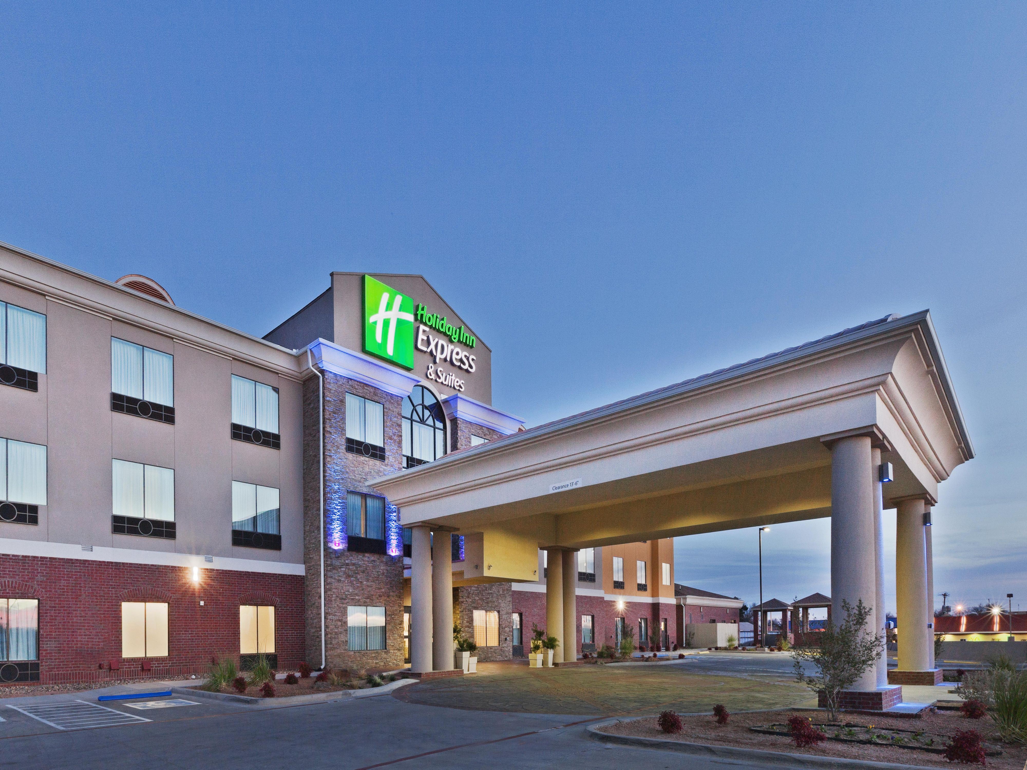 Holiday Inn Express & Suites Brownfield Hotel di IHG