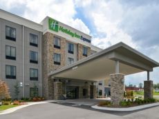 Holiday Inn Express & Suites Bryant - Benton Area