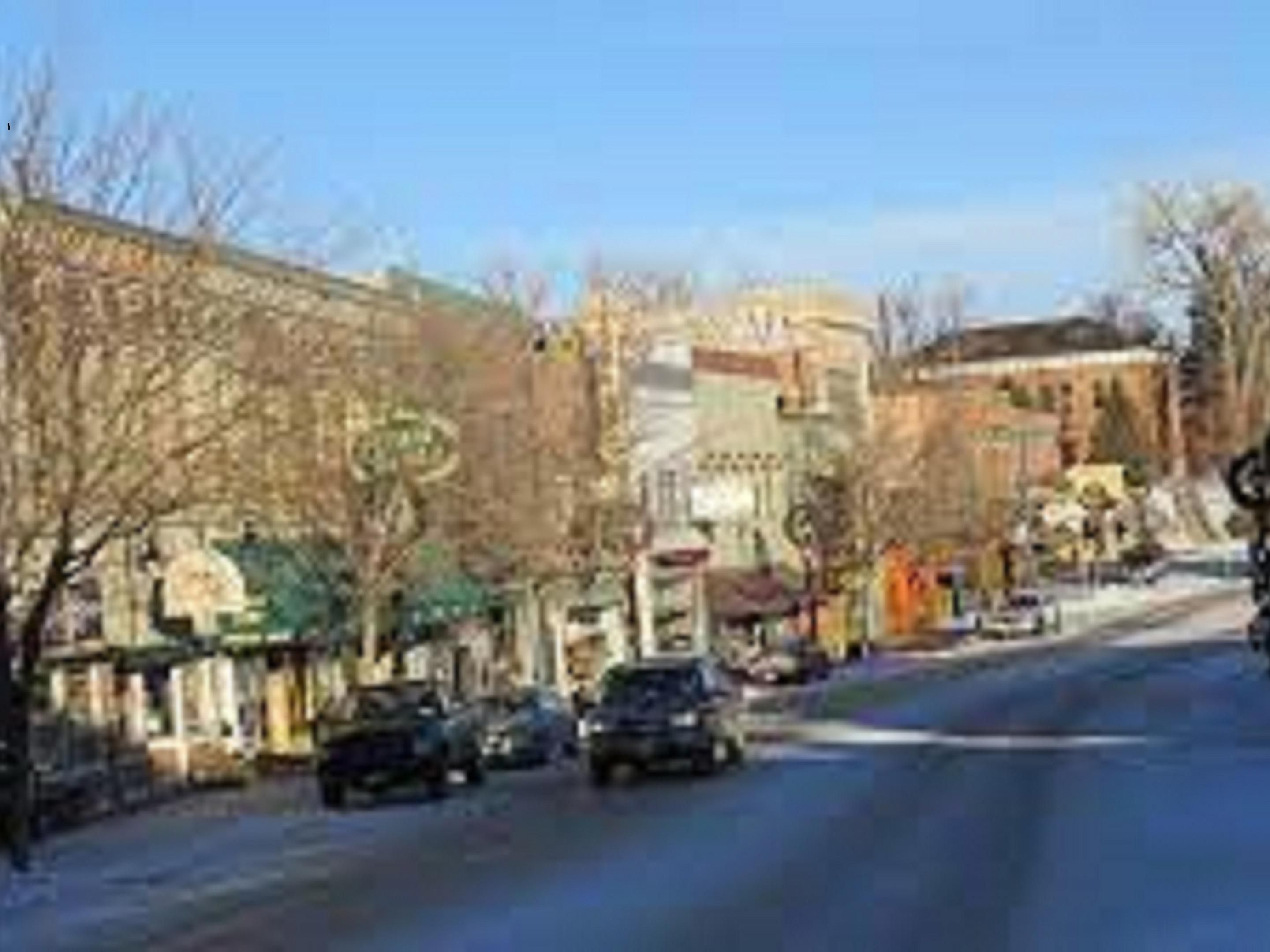 Buffalo's main street has more than a dozen historic buildings. The Jim Gatchell Museum has over 15,000 artifacts from the American Old West. Many other Wyoming historical sites are close by including Fort Phil Kearney, Fetterman's Massacre Site, Wagon Box Fight and the infamous "Hole in the Wall"- the hideout of Butch Cassidy and his crew.