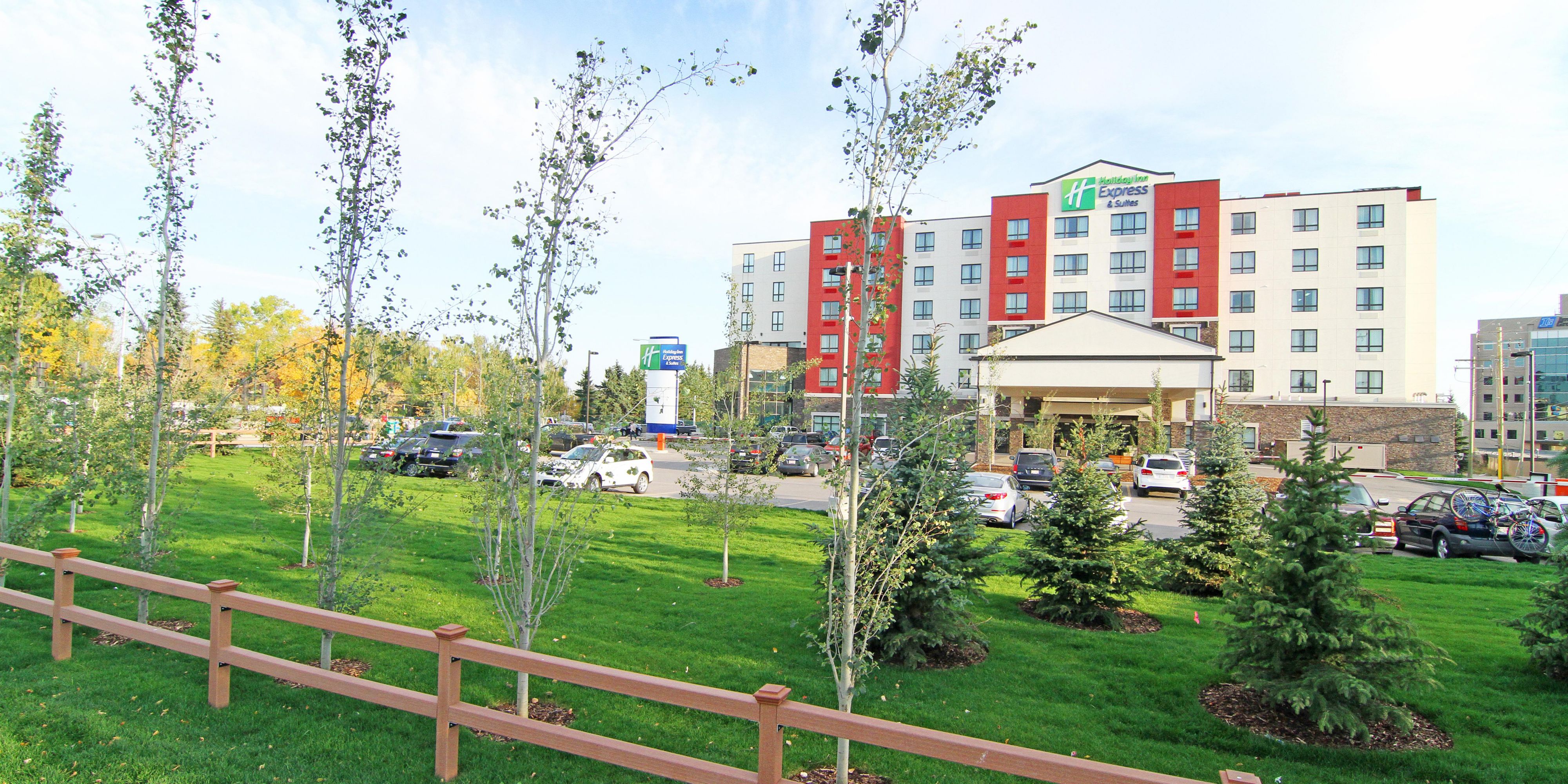 Holiday Inn Express & Suites Calgary NW - University Area