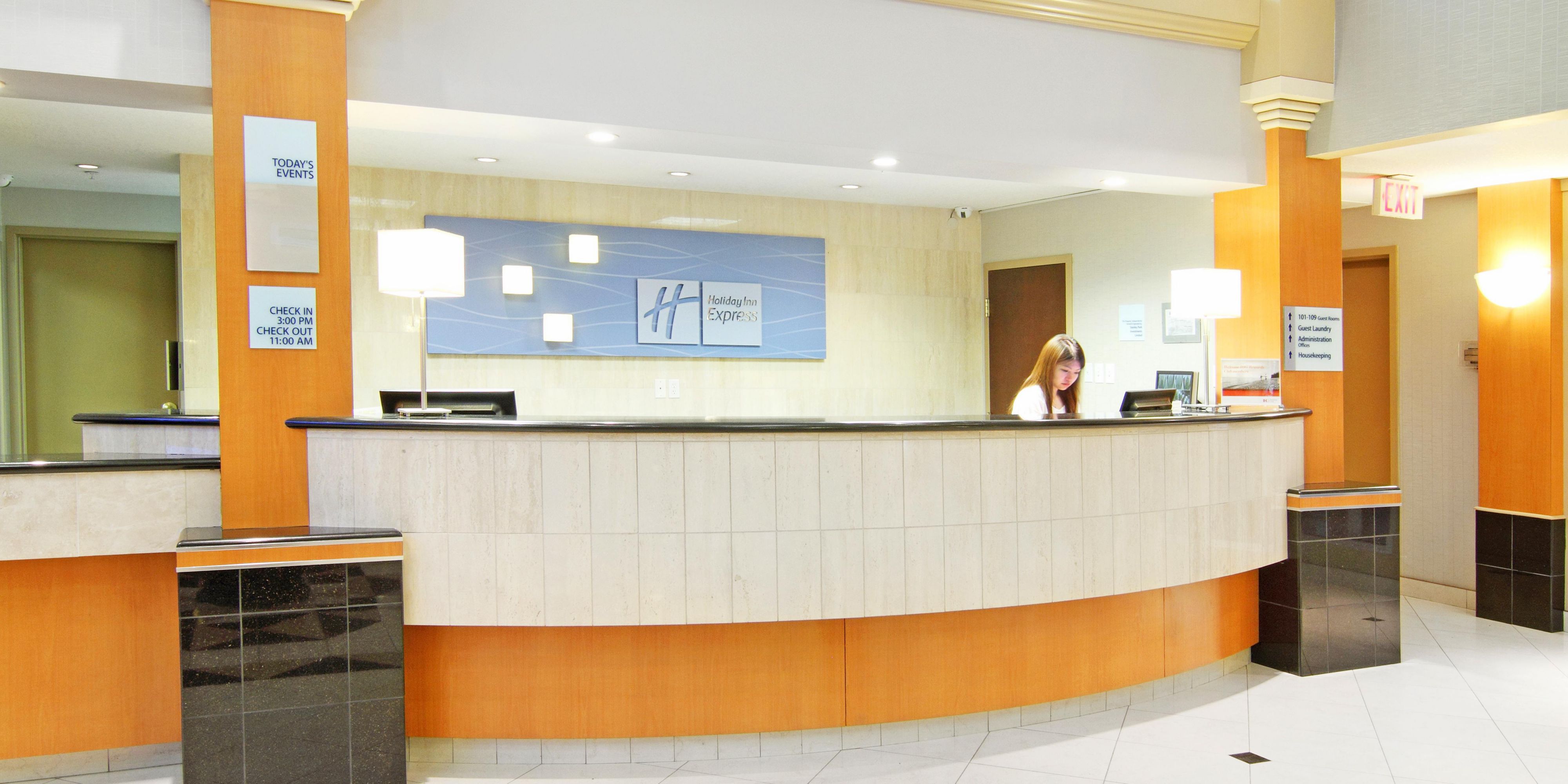 Holiday Inn Express Suites Calgary South Macleod Trail S Hotel By Ihg