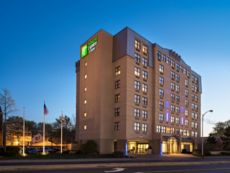 Holiday Inn Express & Suites Boston - Cambridge