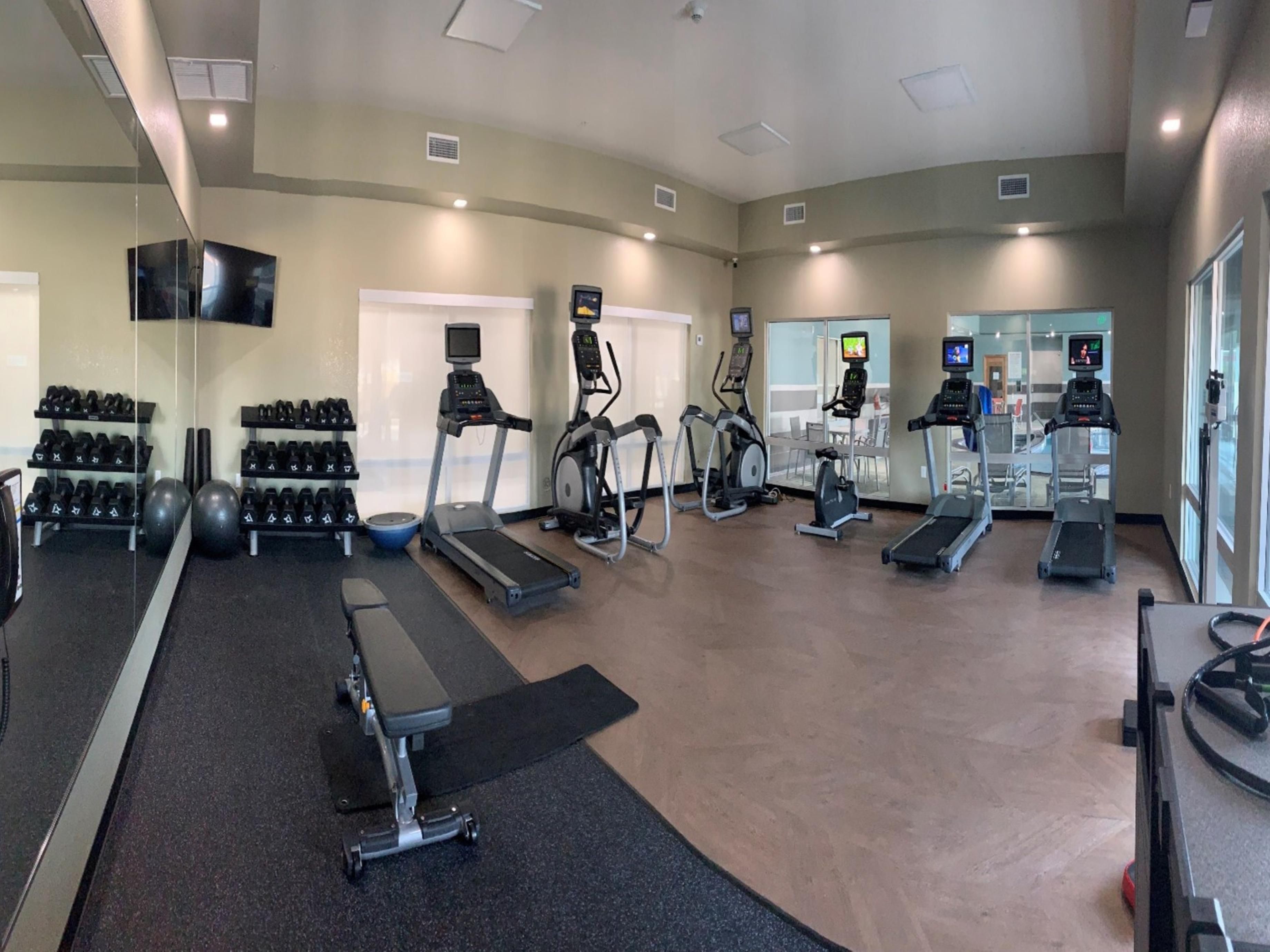 Free weight bench ready to keep you in shape. 