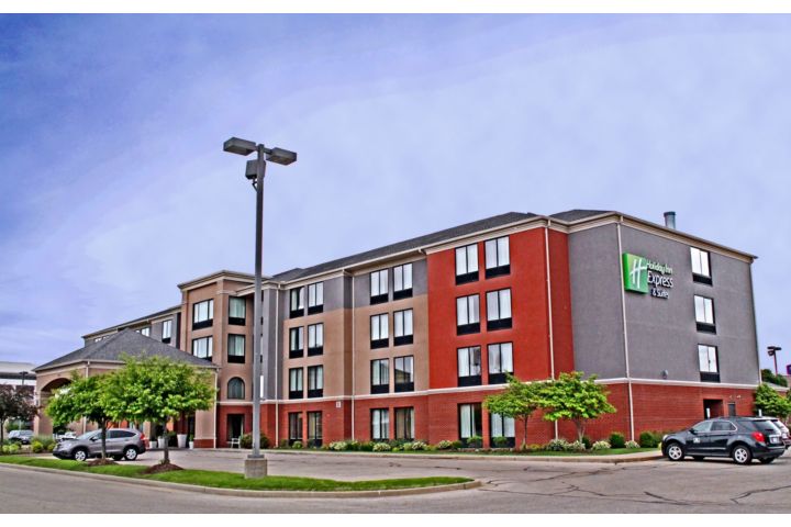 Holiday Inn Express & Suites Cape Girardeau I