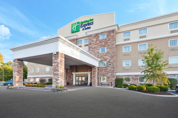 Holiday Inn Express & Suites Carmel North - W