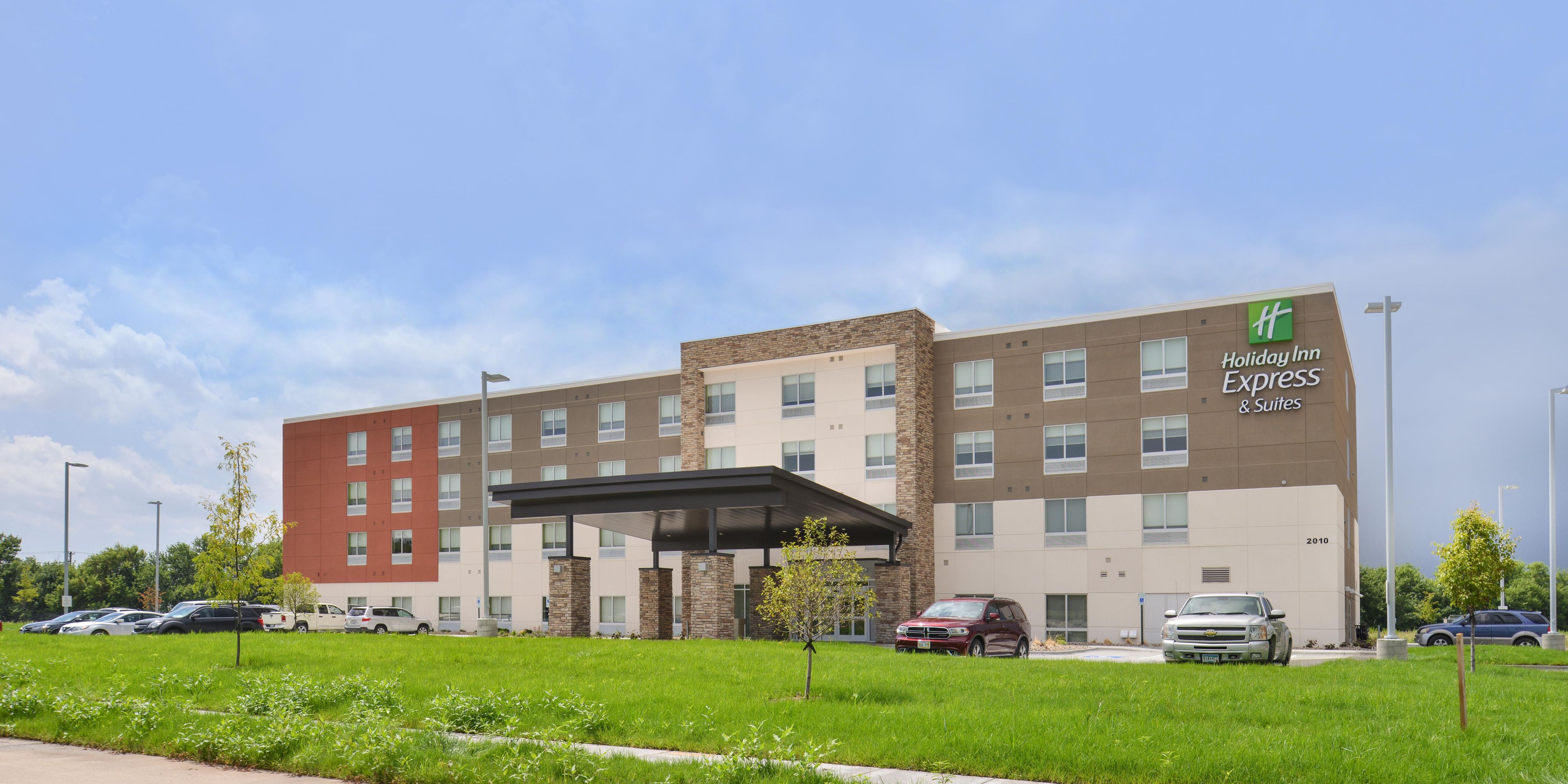 Holiday Inn Express & Suites Omaha Airport