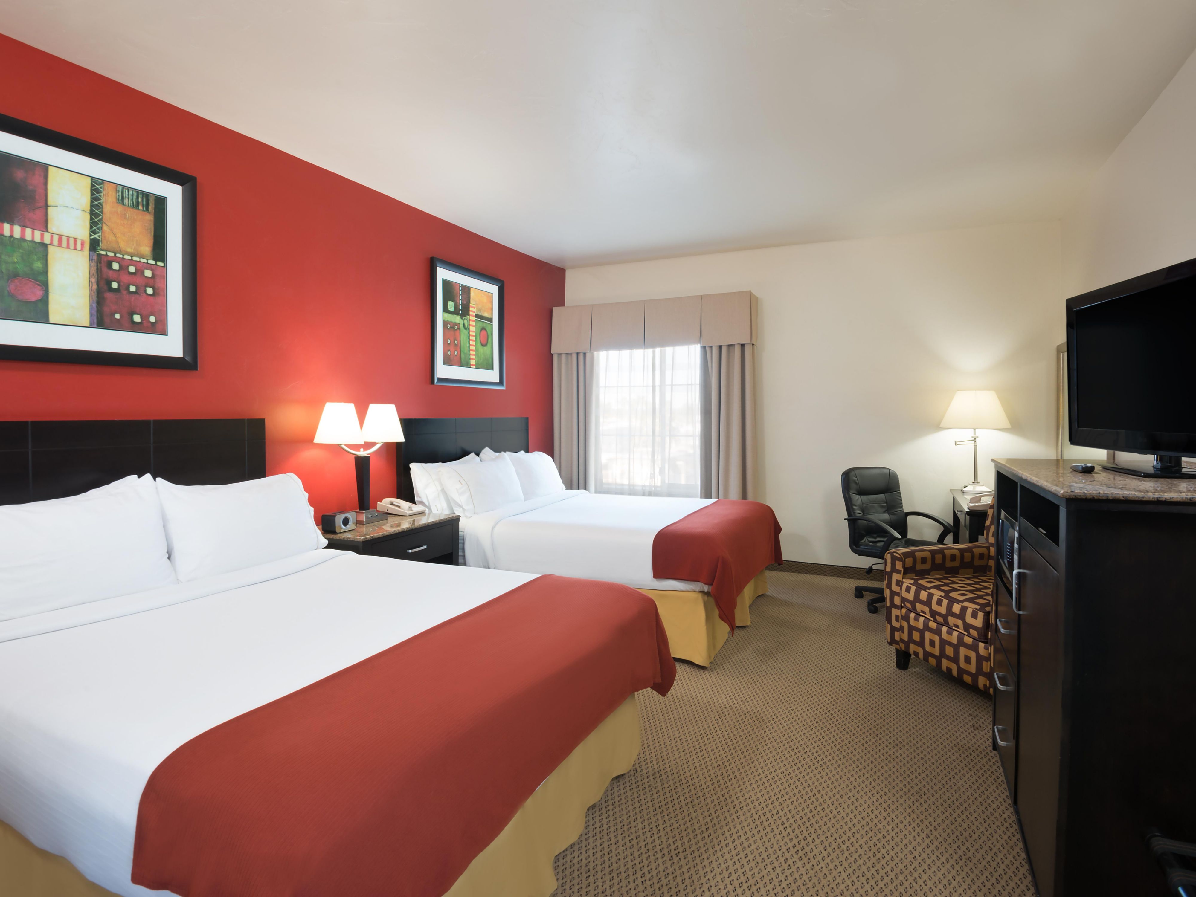 Queen Bed Guest Room