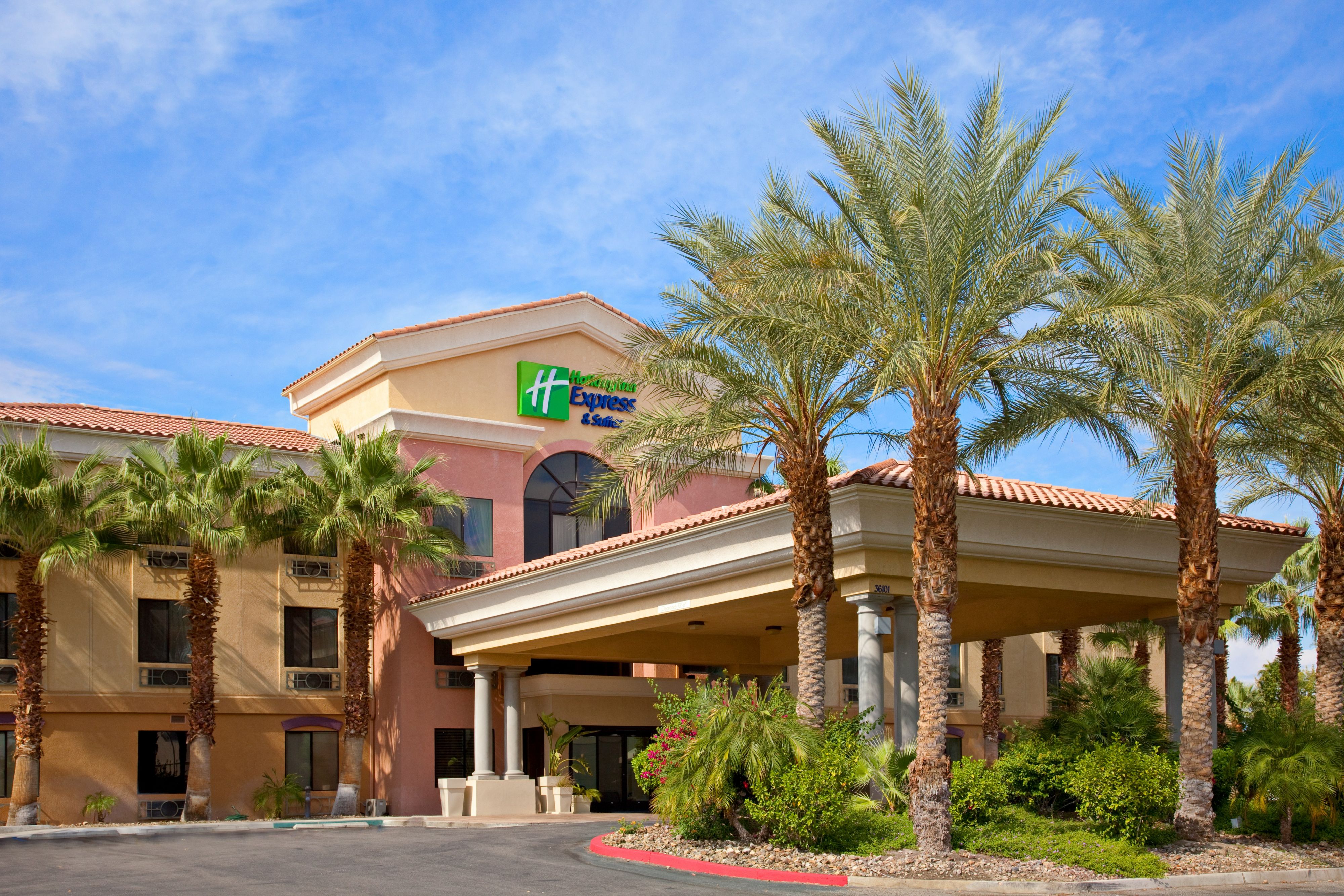 Cathedral City Hotel - Holiday Inn Express Cathedral City (Palm Springs)  Hotel