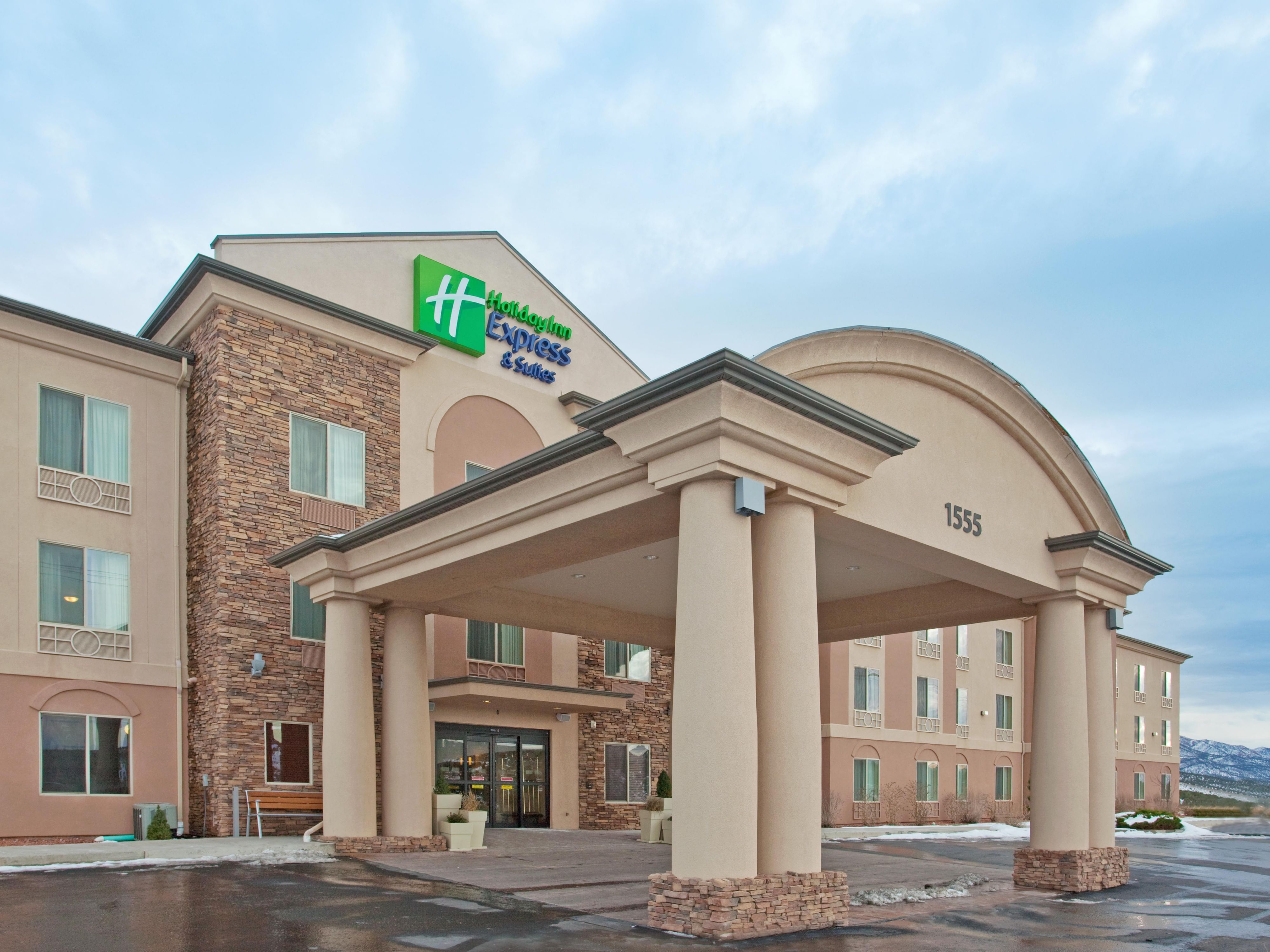 Holiday Inn Express & Suites Cedar City Hotel by IHG