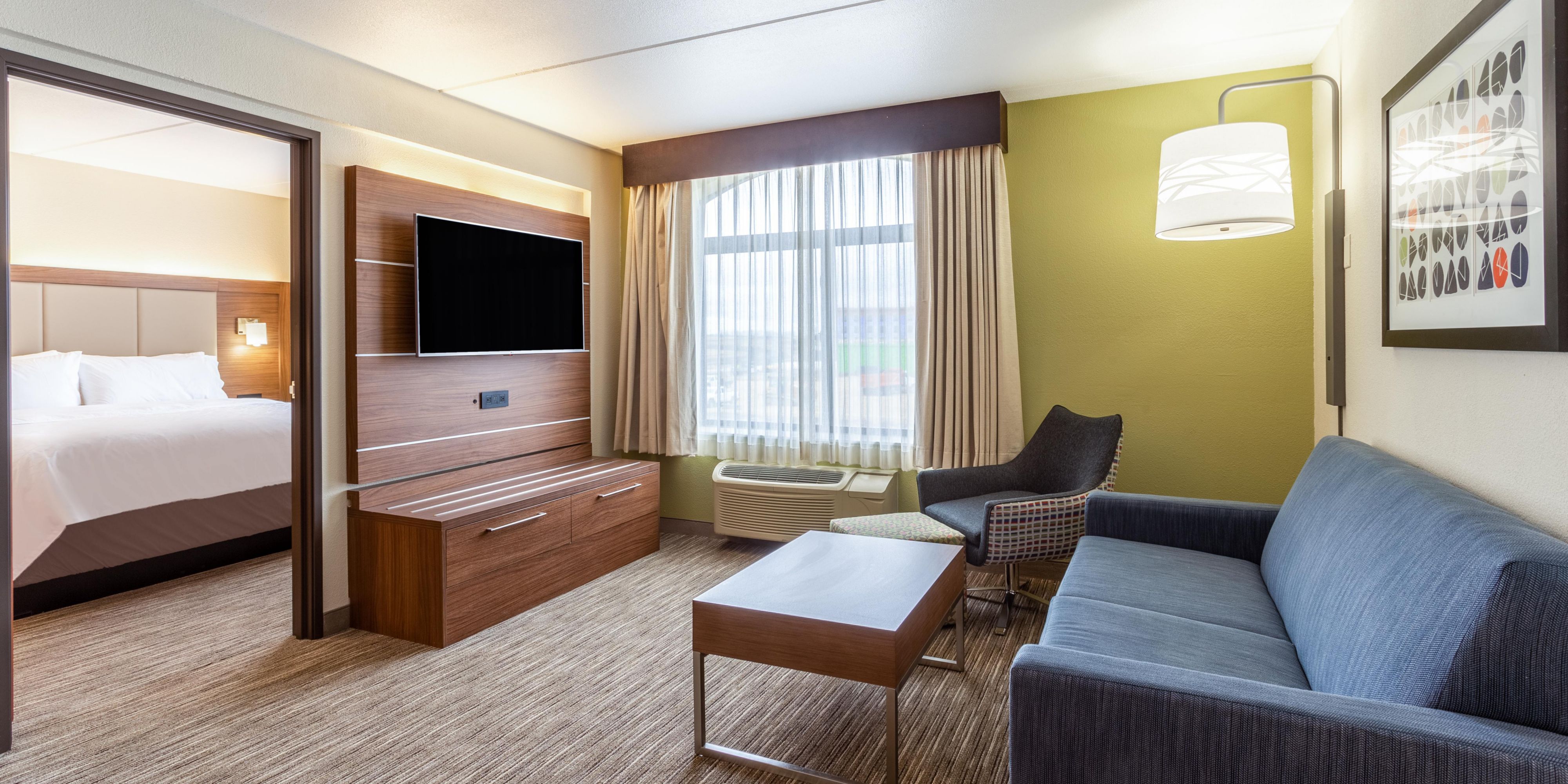 Holiday Inn Express & Suites Cedar Falls - Waterloo Guest Room & Suite ...