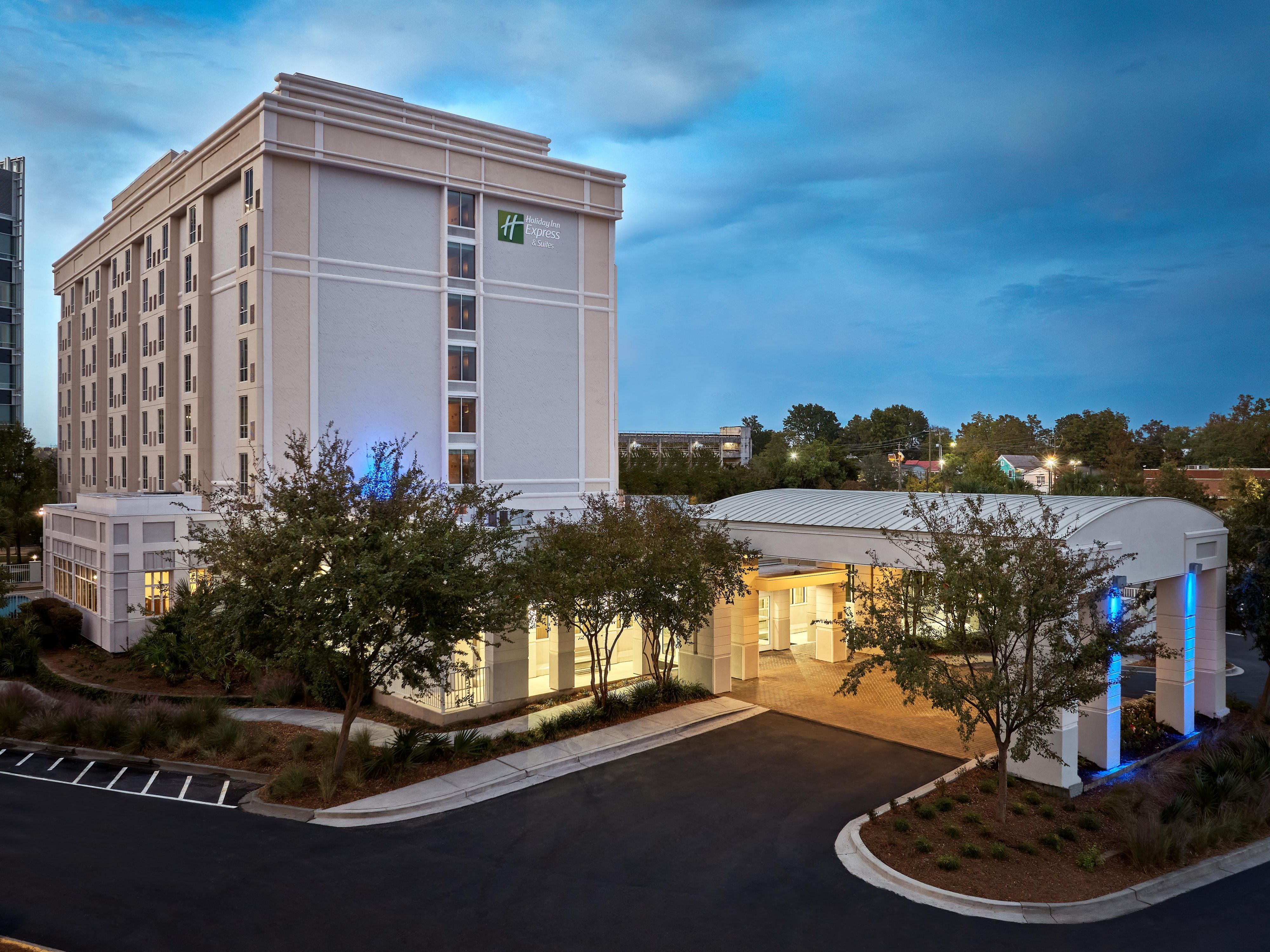 Welcome to Holiday Inn Express Downtown West Edge