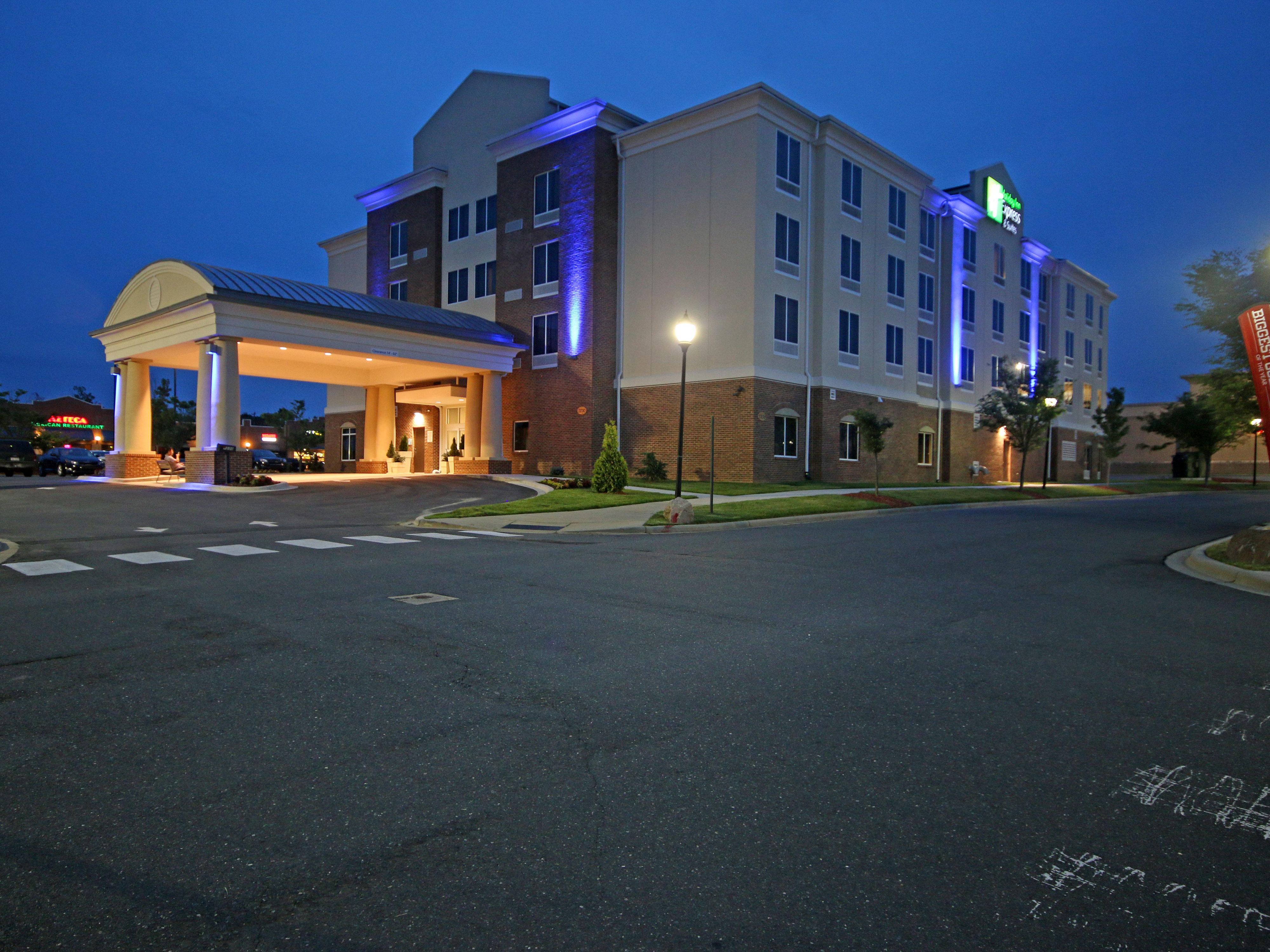 Hotels in Charlotte, NC | Holiday Inn Express & Suites ...