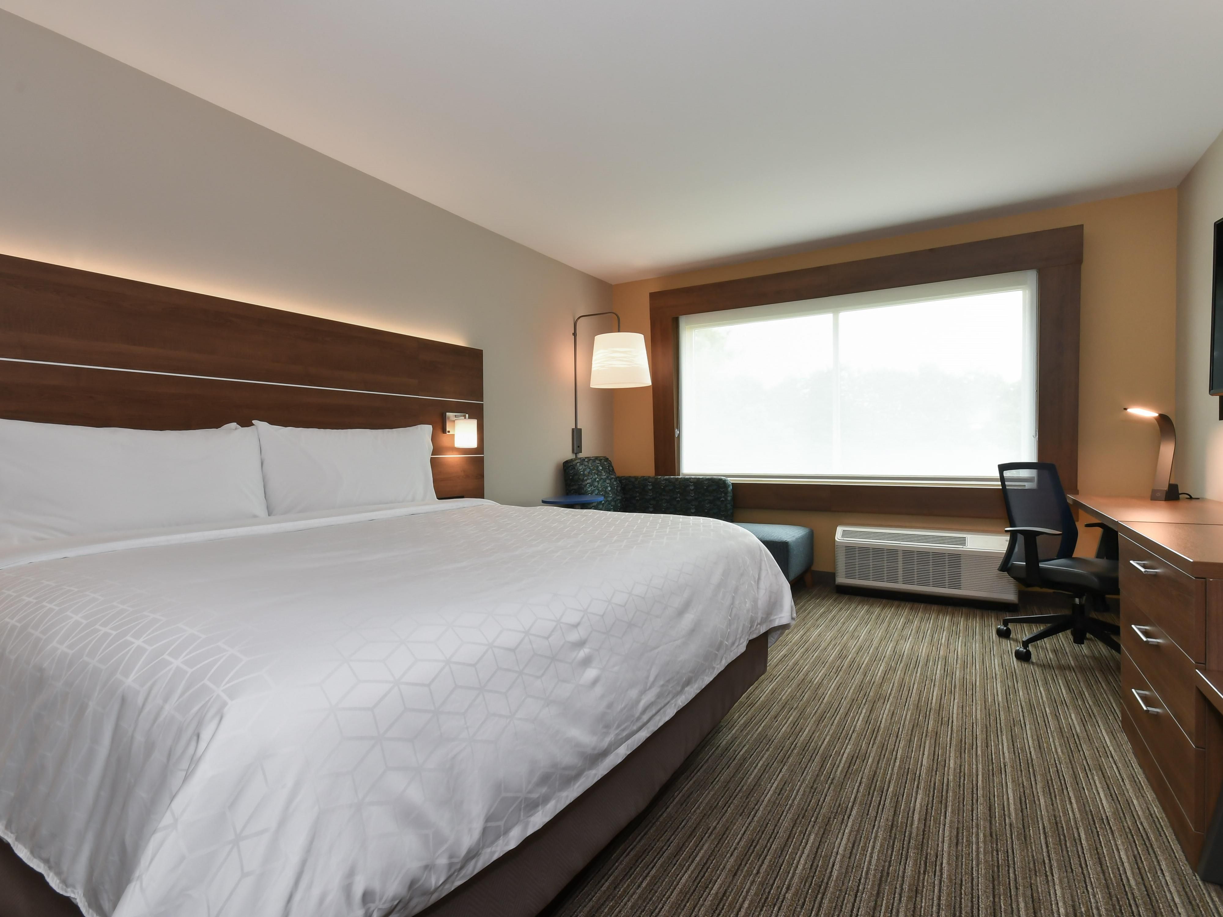Spacious and clean even room to lounge around