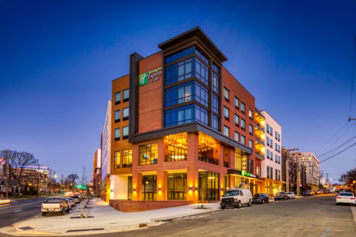 Holiday Inn Express & Suites Charlotte - Sout