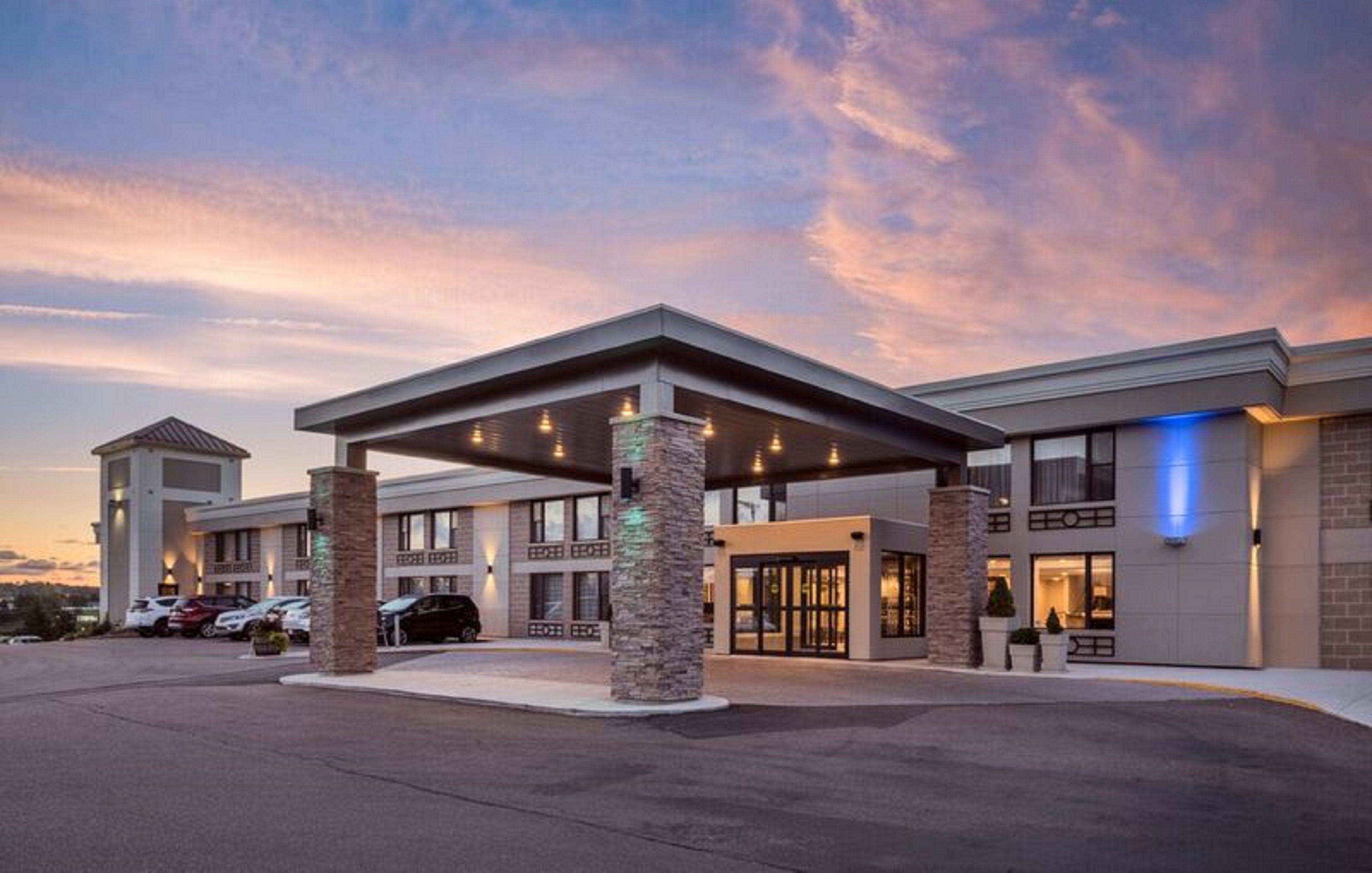 Holiday Inn Express & Suites 夏洛特敦