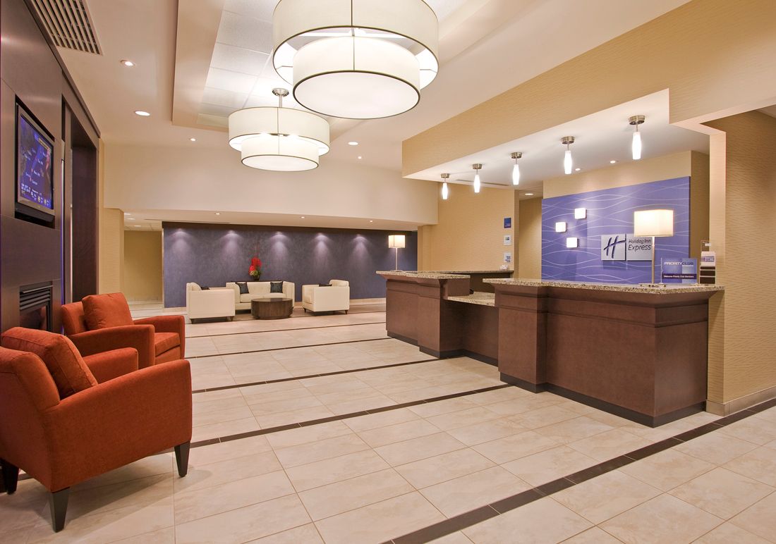 Holiday Inn Express & Suites Chatham South