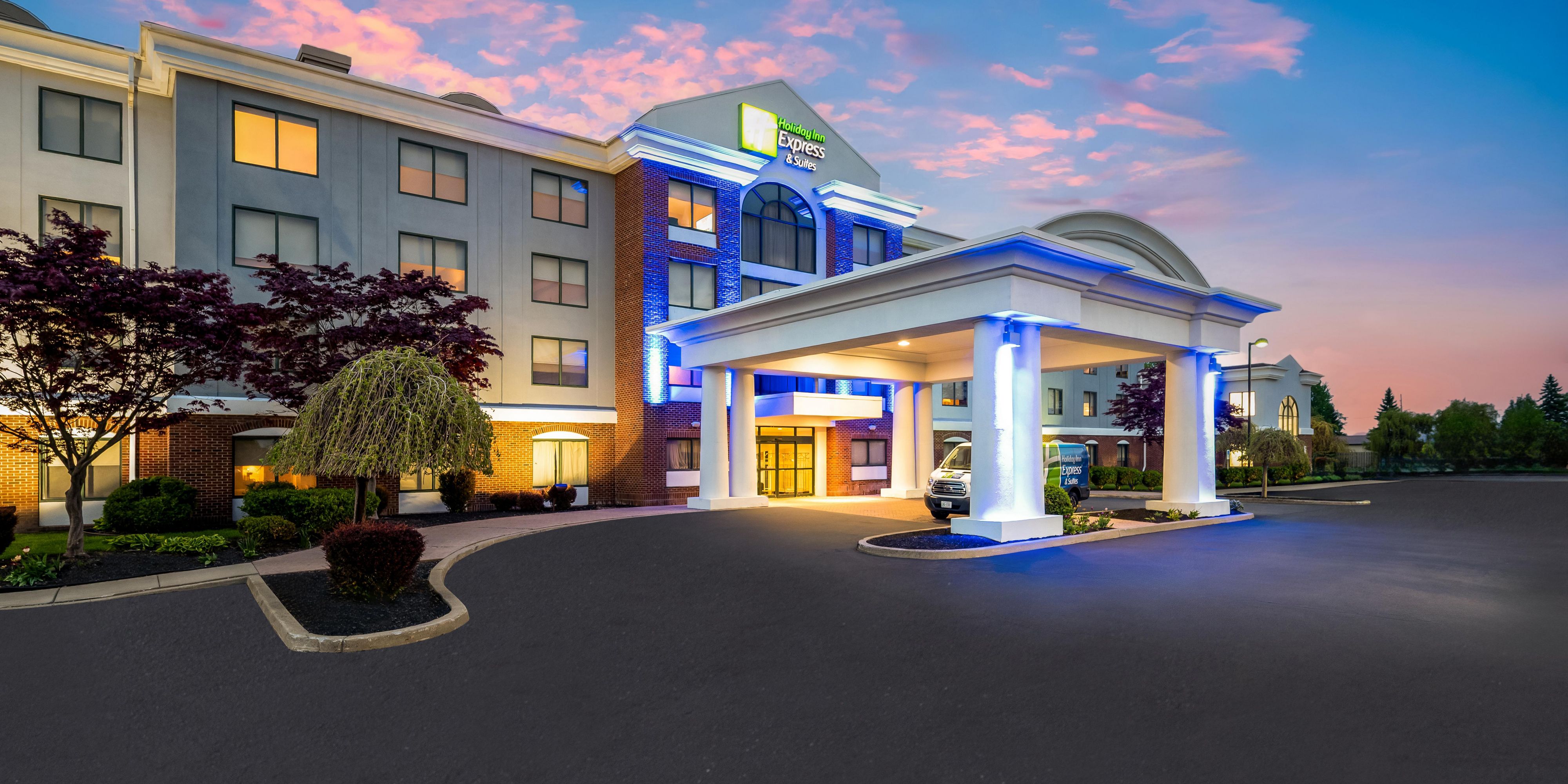 Holiday Inn Express & Suites Buffalo-Airport