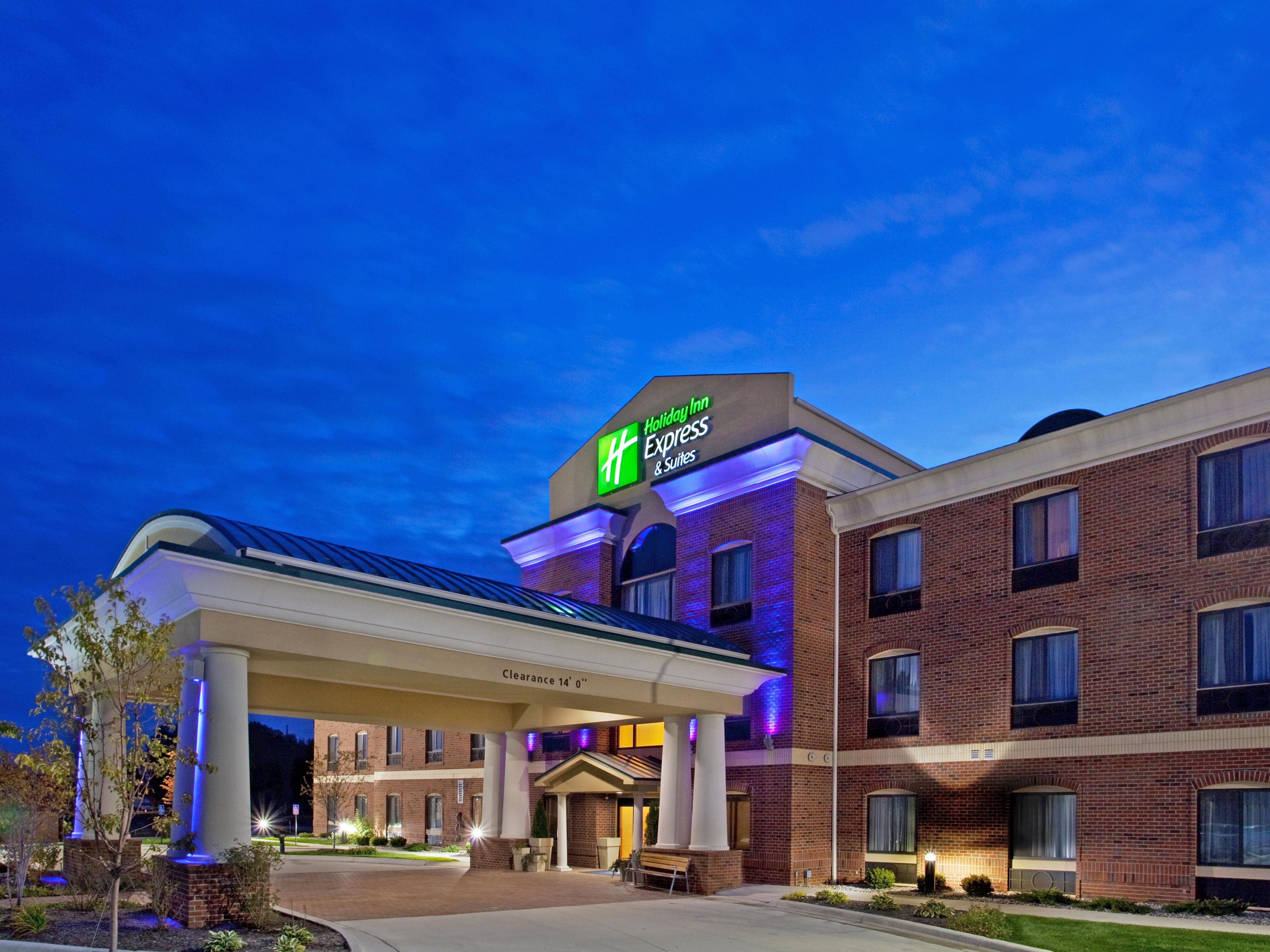 Hotels in Chesterfield, MI | Holiday Inn Express & Suites Chesterfield