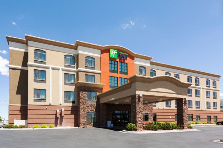 Holiday Inn Express & Suites Cheyenne