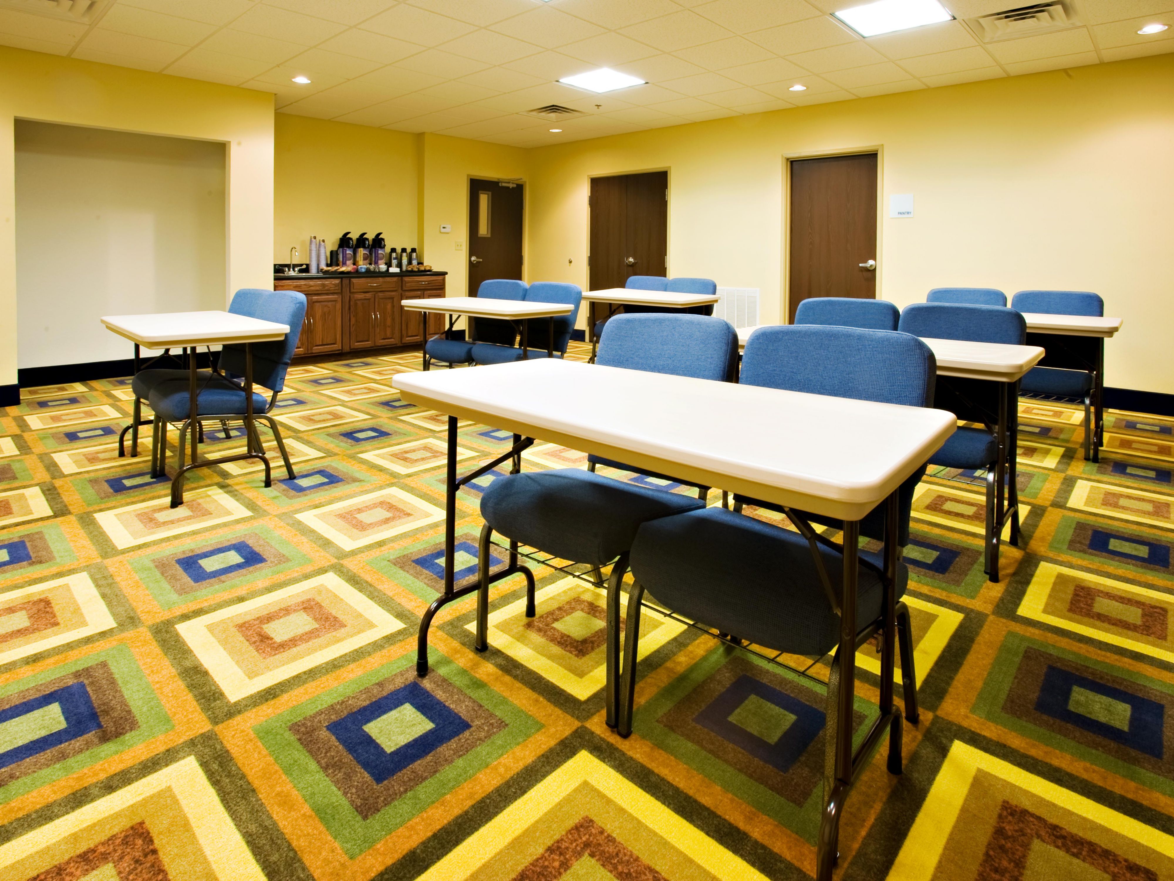 Whether you're wrapping up a presentation or need to send a quick fax, our 24-hour business center has you covered. With printing, shipping, and office supplies available, it's easy to stay productive during your stay—no matter when work calls.